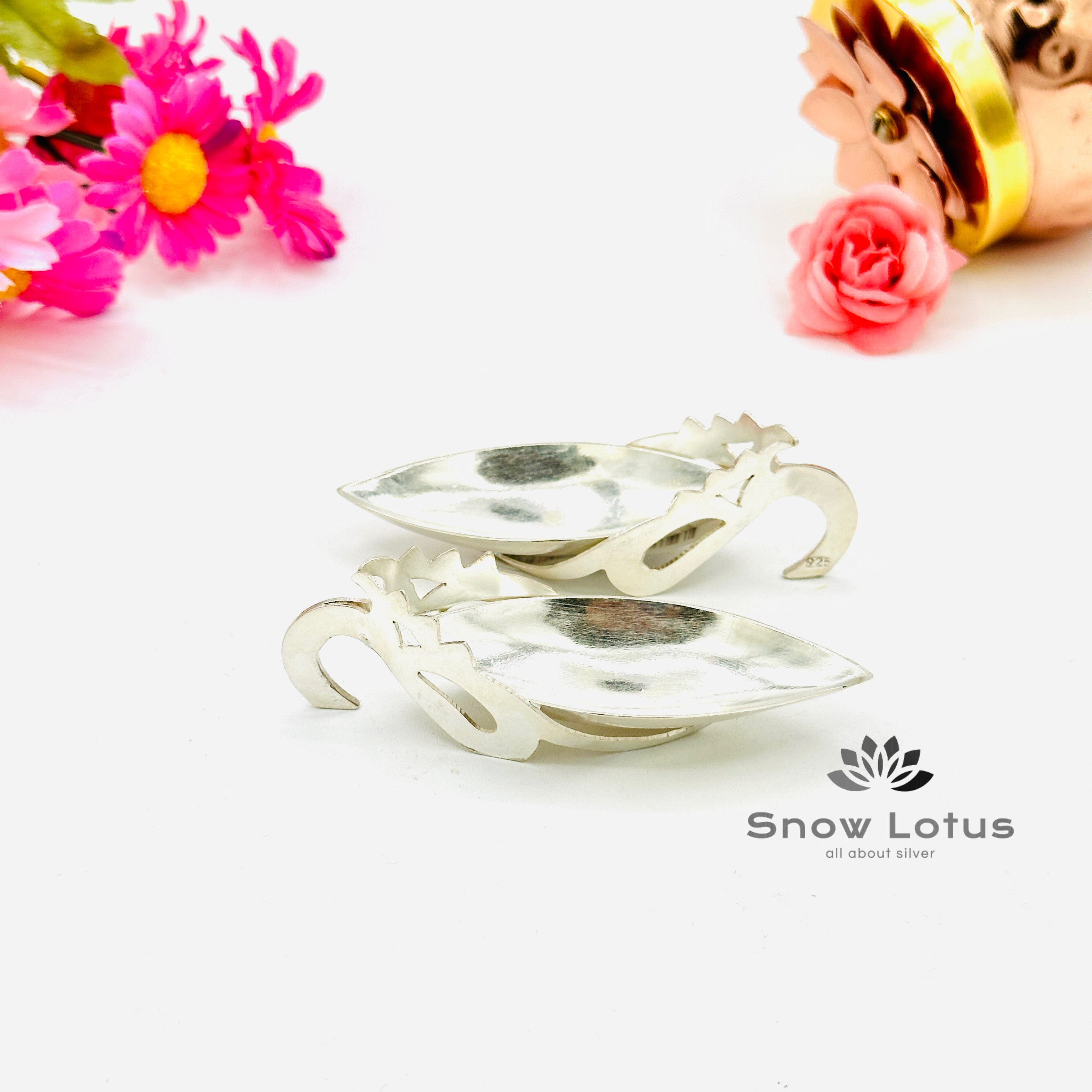 Swan shaped Lamp Pair