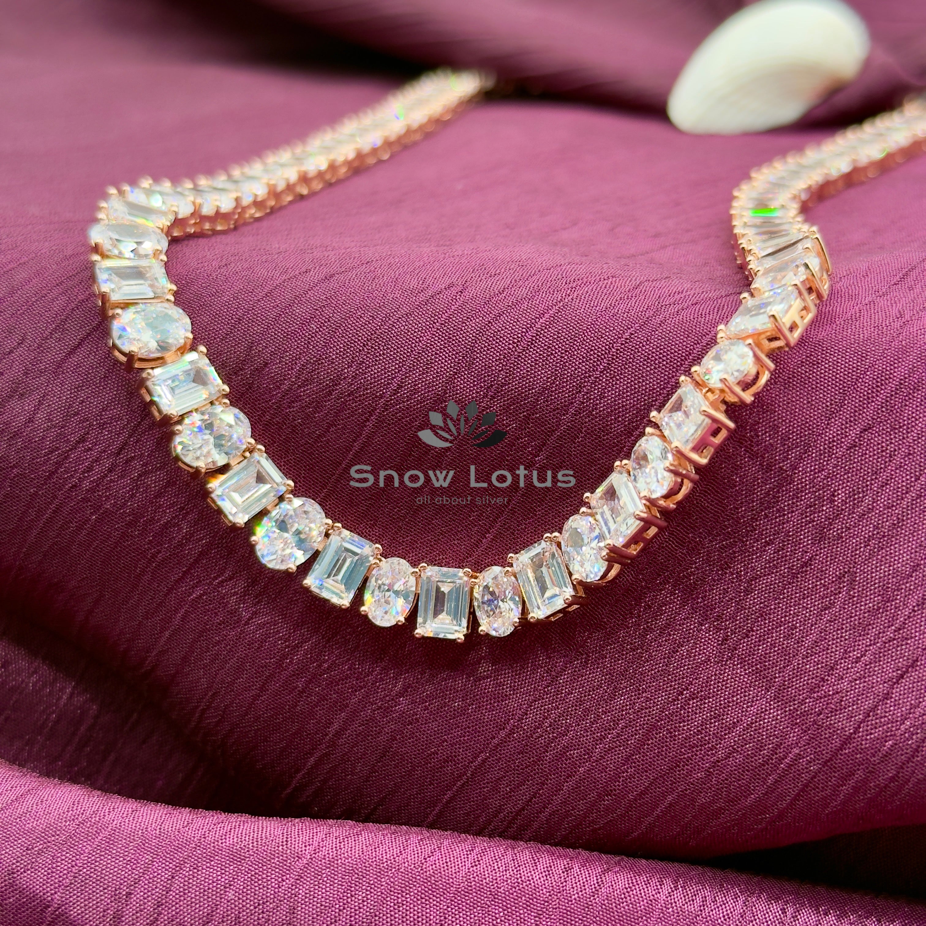 Sparkling White Neckpiece