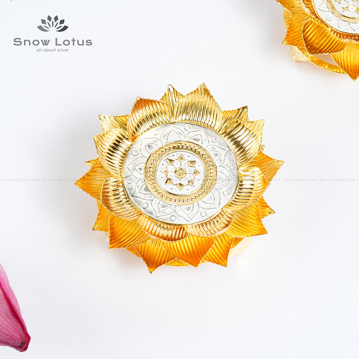 Lotus Flower Peetam