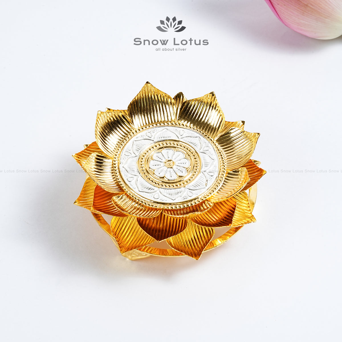 Lotus Flower Peetam