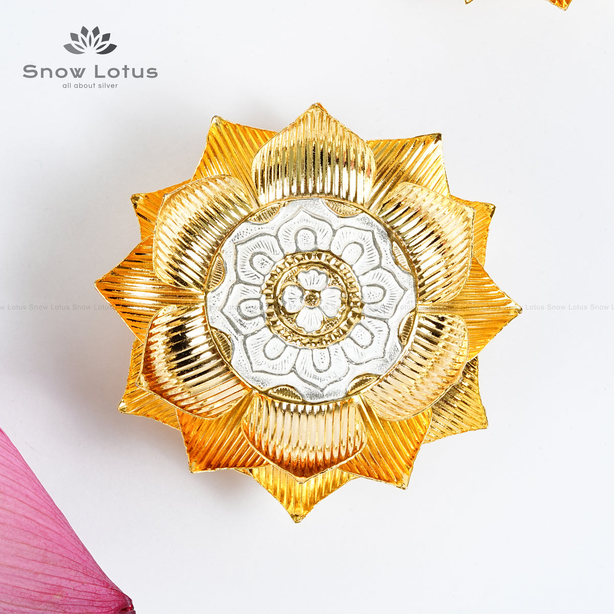 Lotus Flower Peetam
