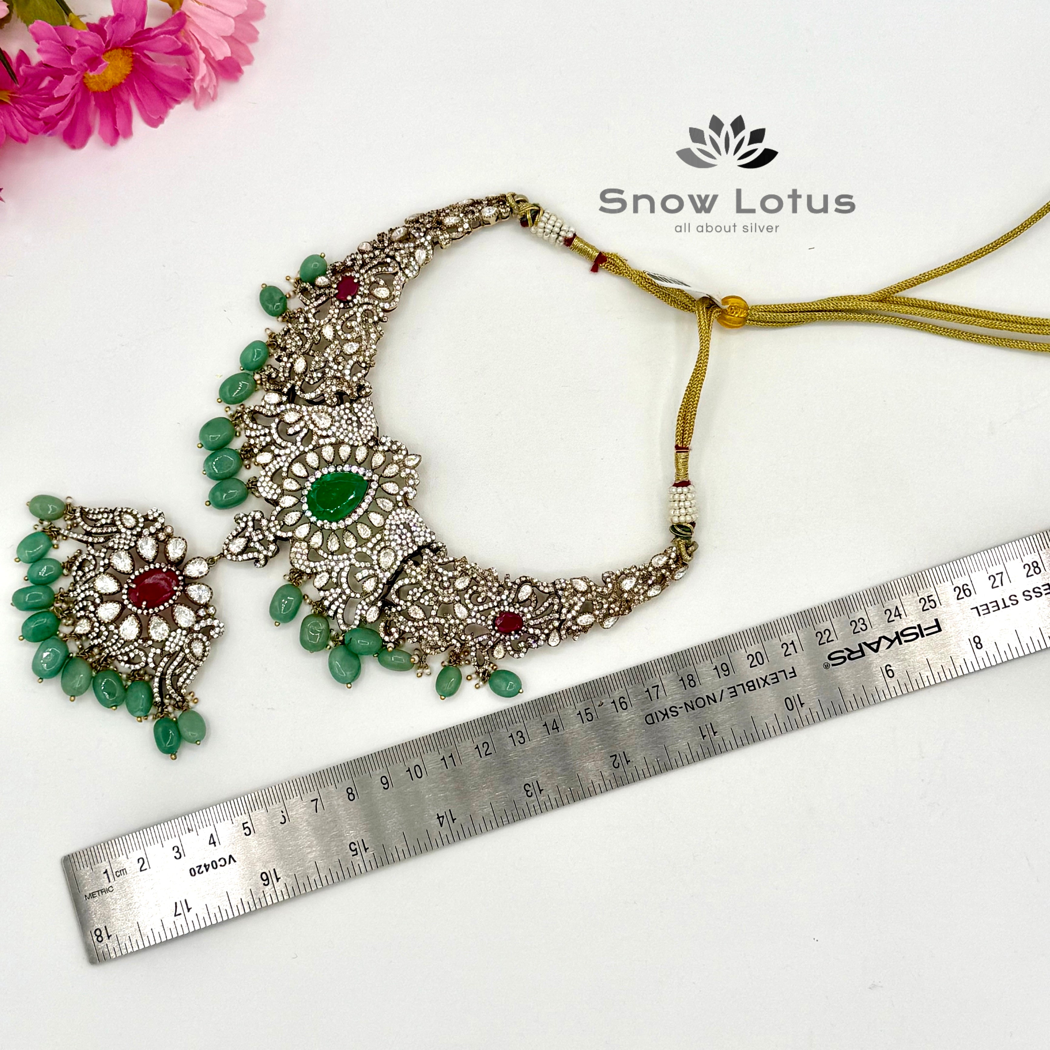 Resplendent Neckpiece With Earrings