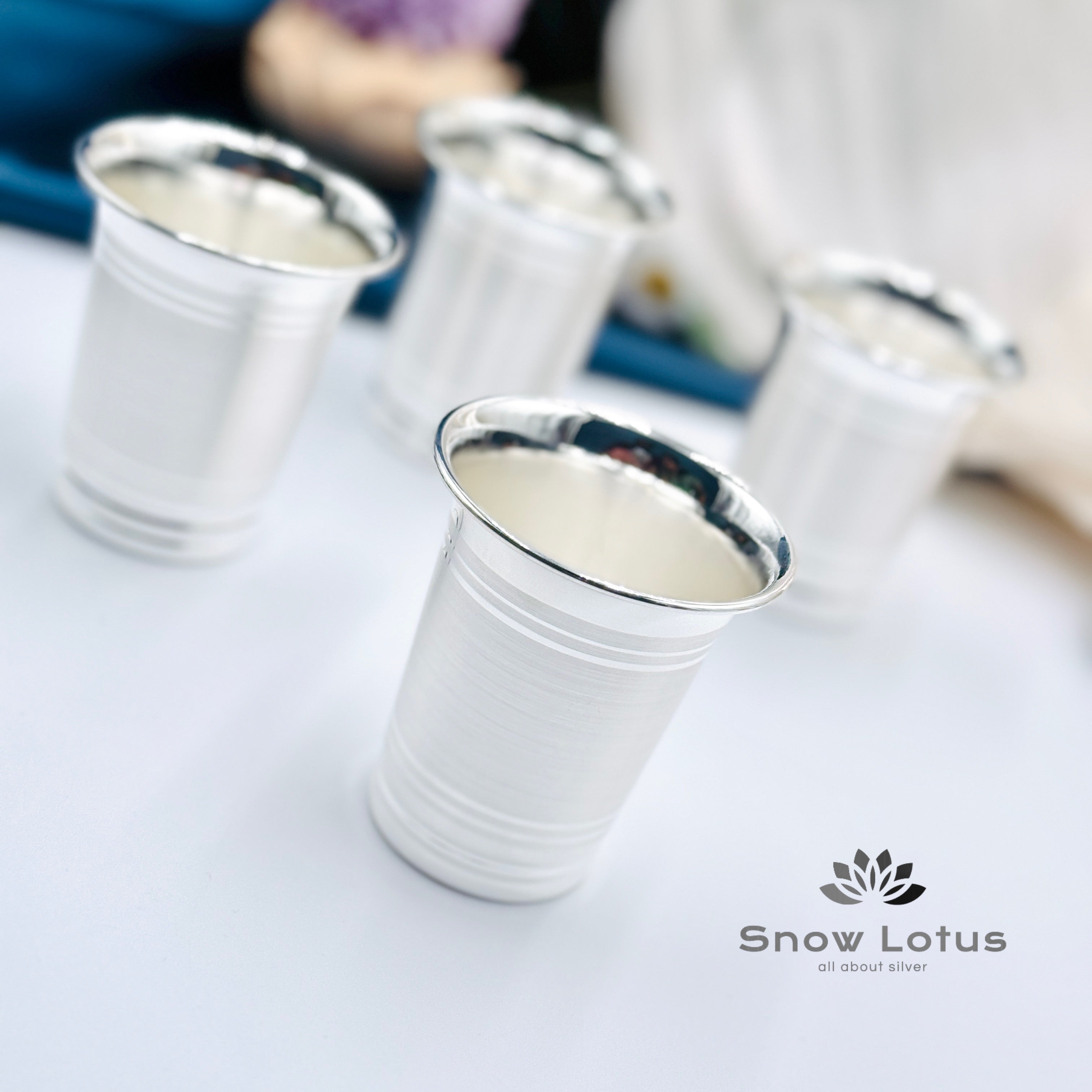 Plain glasses Self Lines