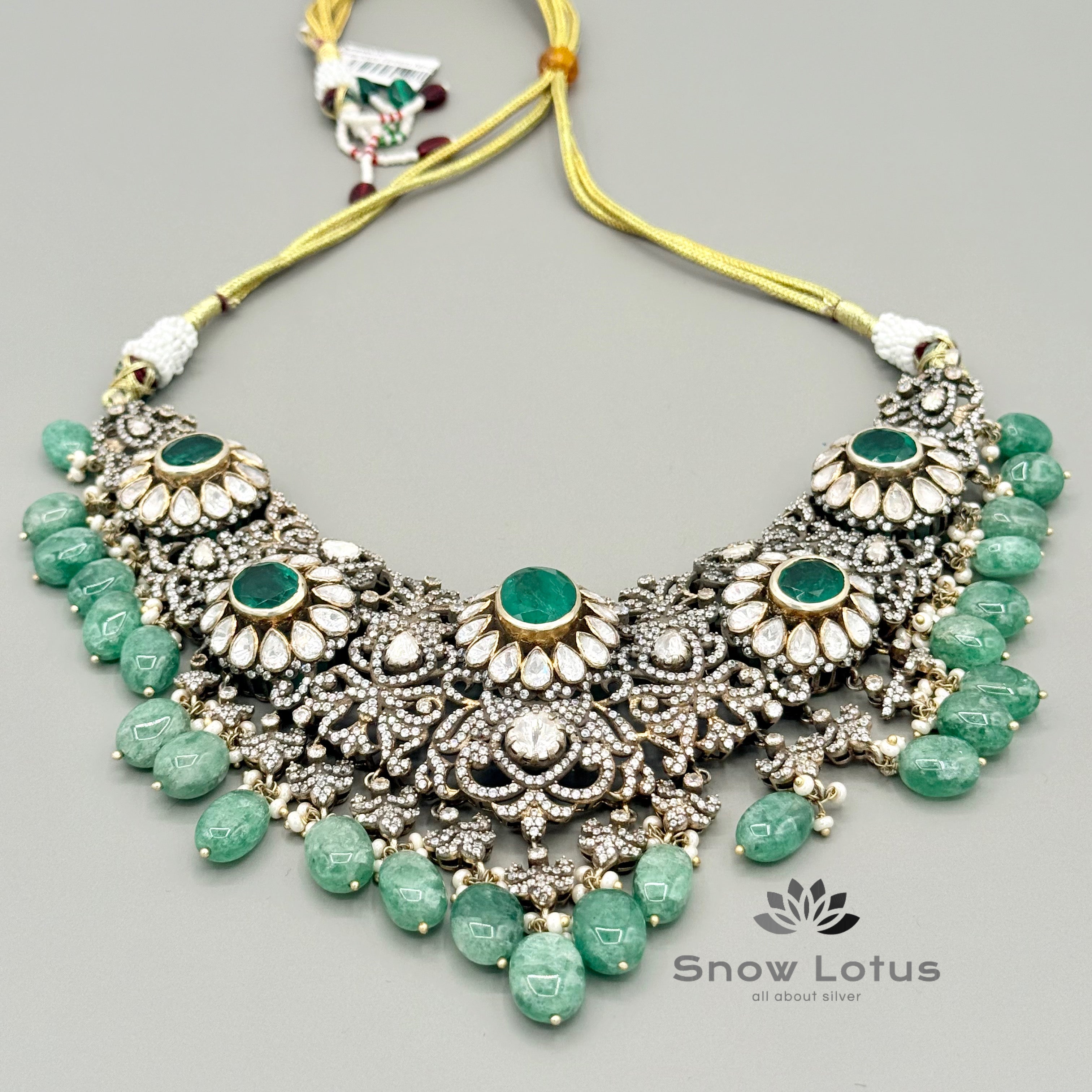 Gracious Green Neckpiece With Earrings