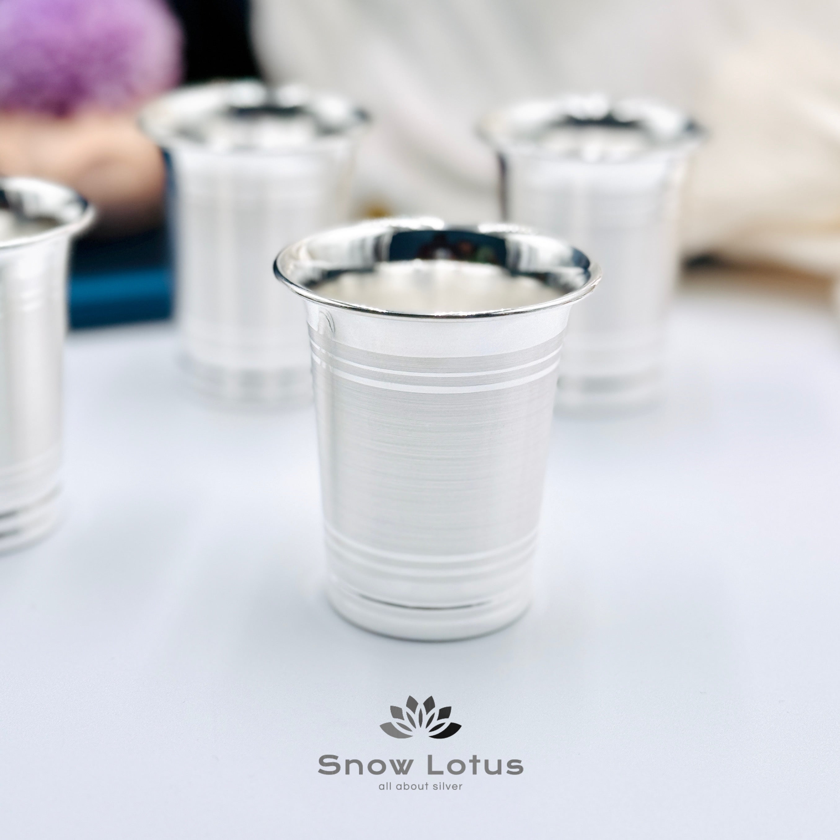 Plain glasses Self Lines