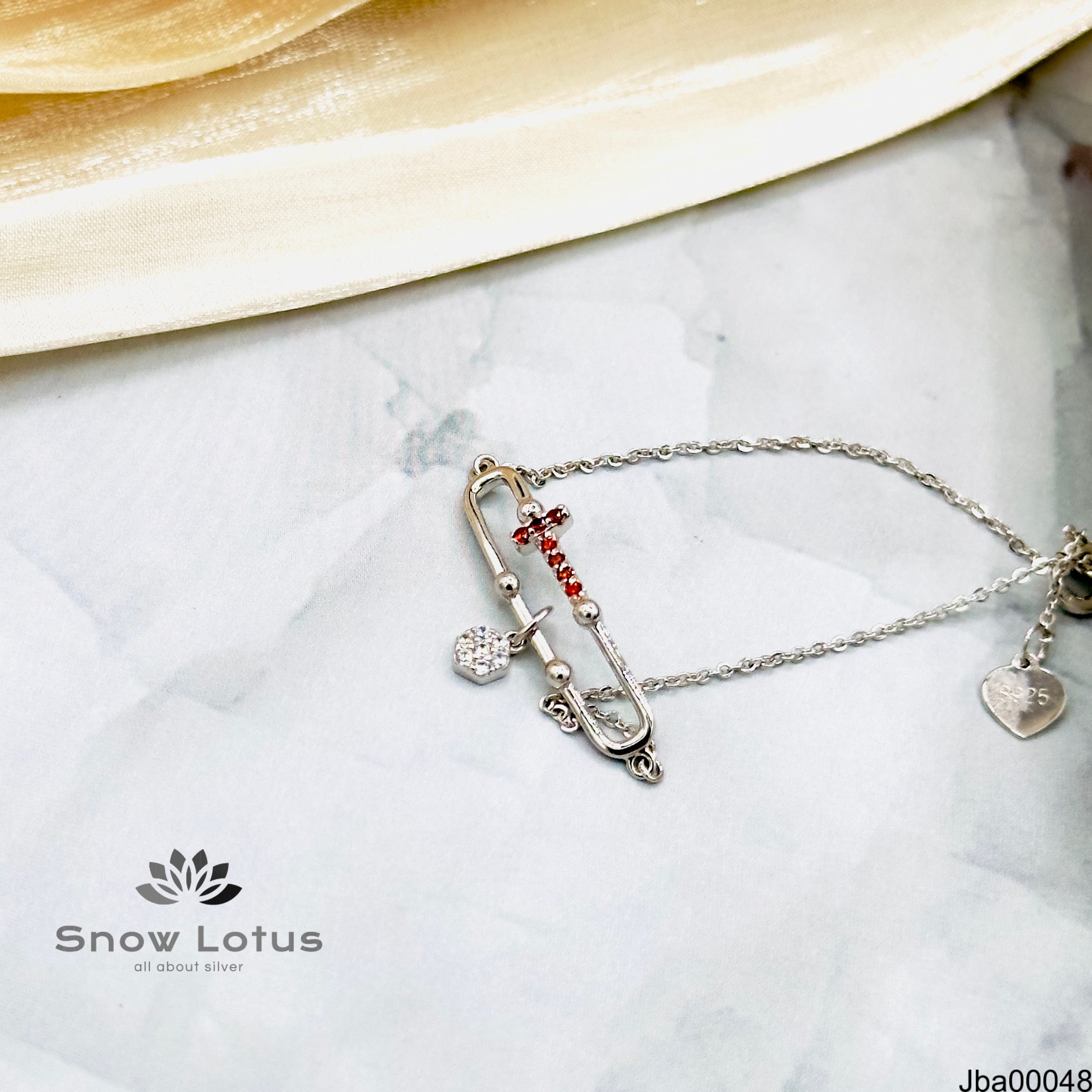 Bracelet flower drop charm