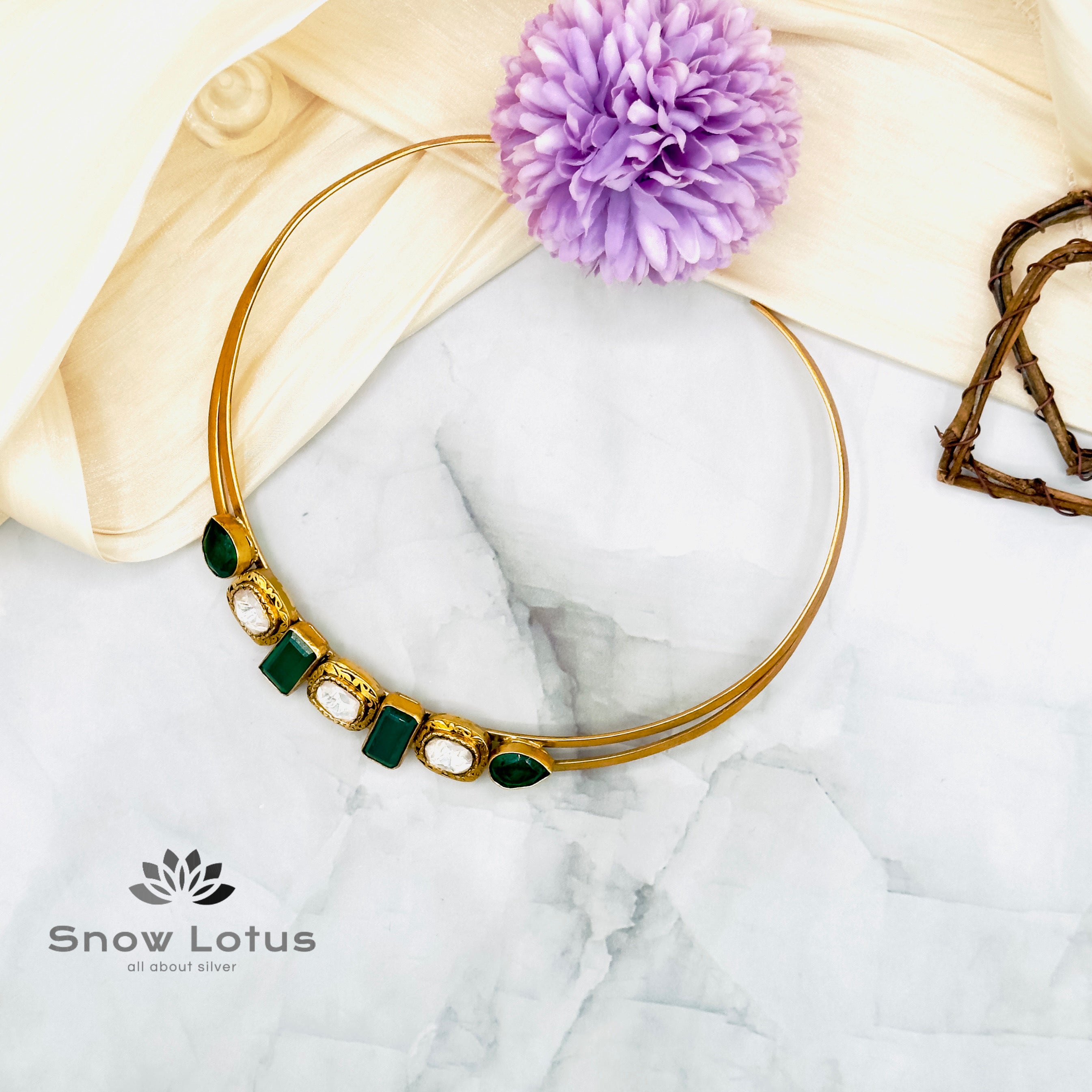 Emerald with Moissanite Hasli