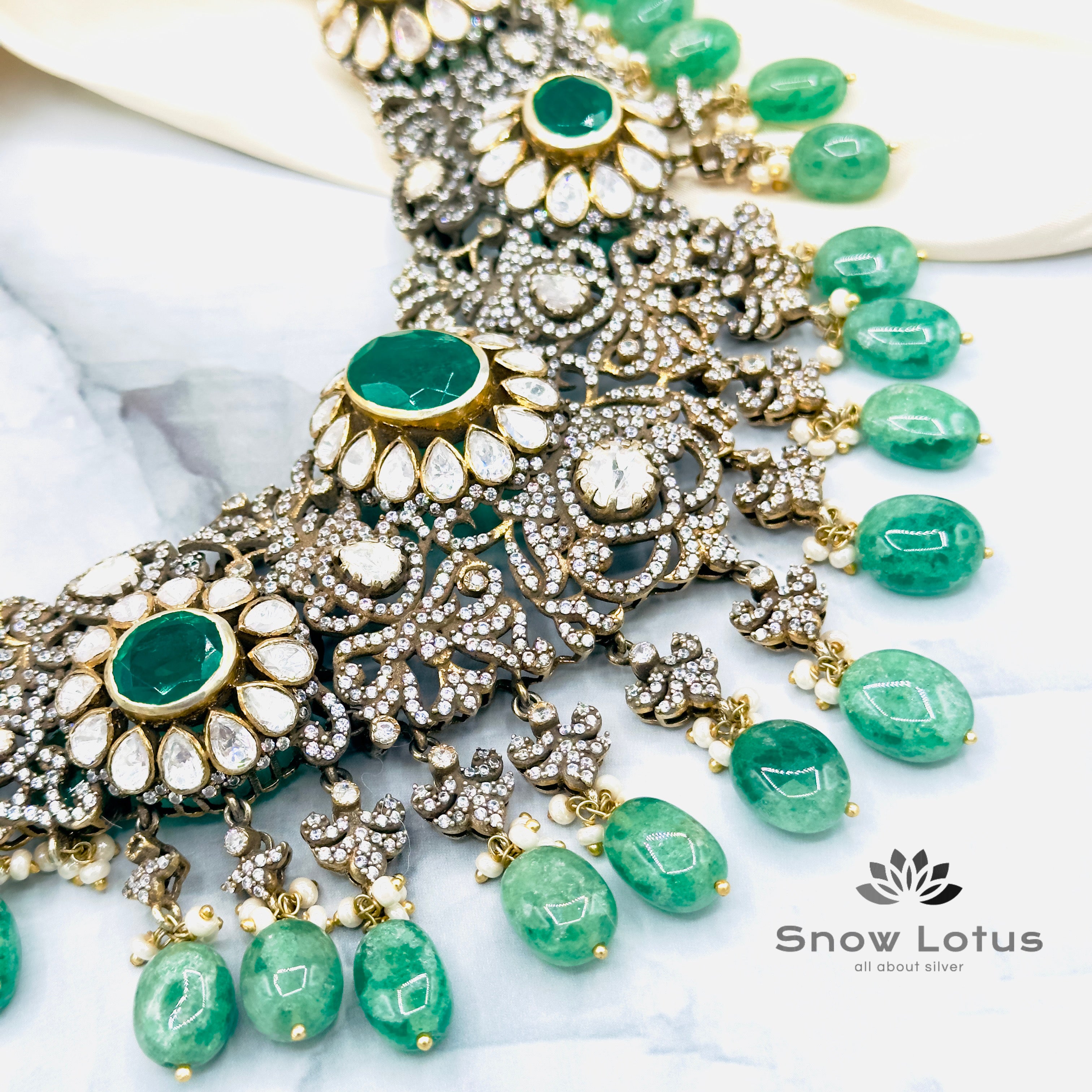 Gracious Green Neckpiece With Earrings