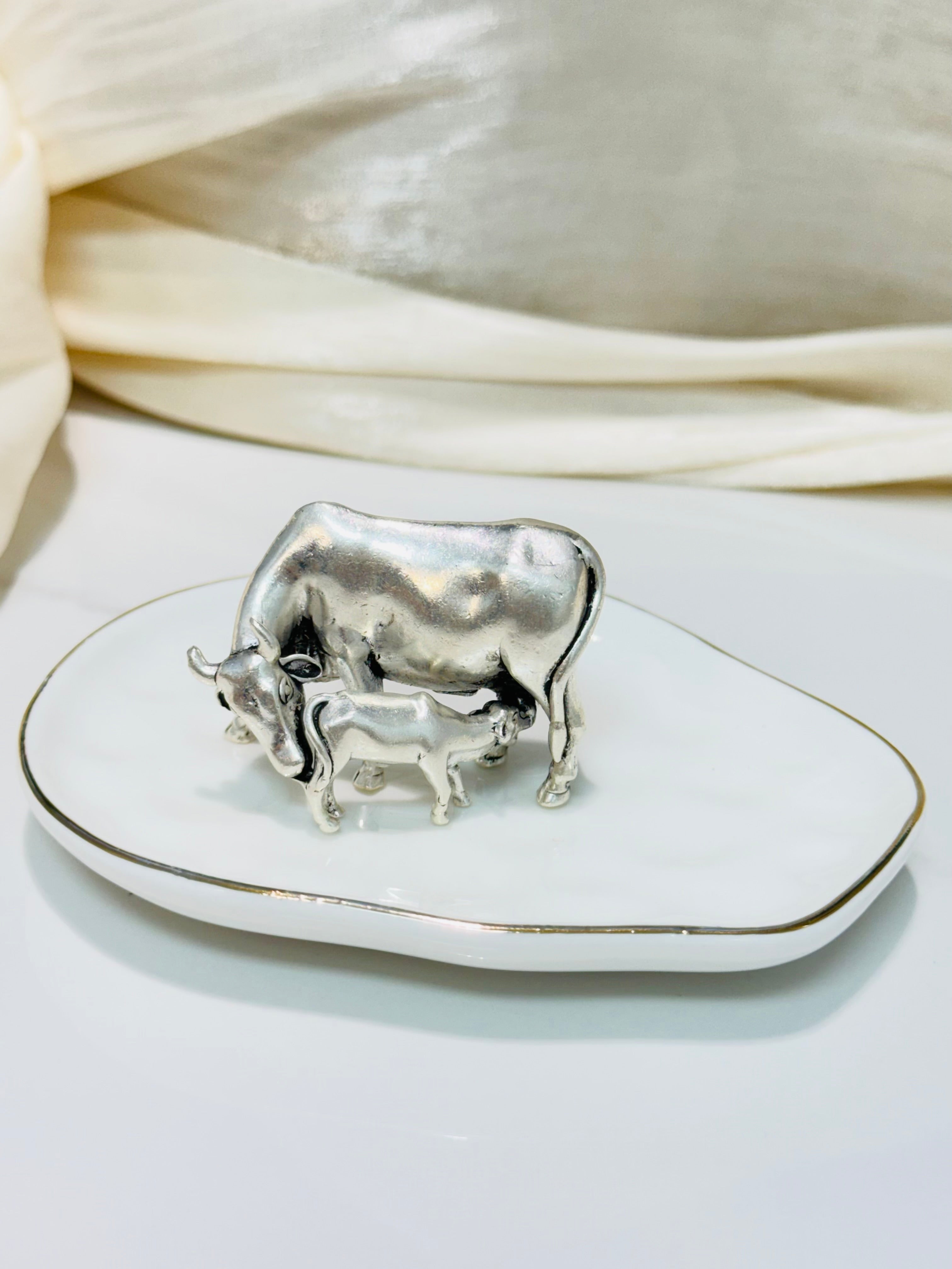 Plain Cow & Calf Antique Solid