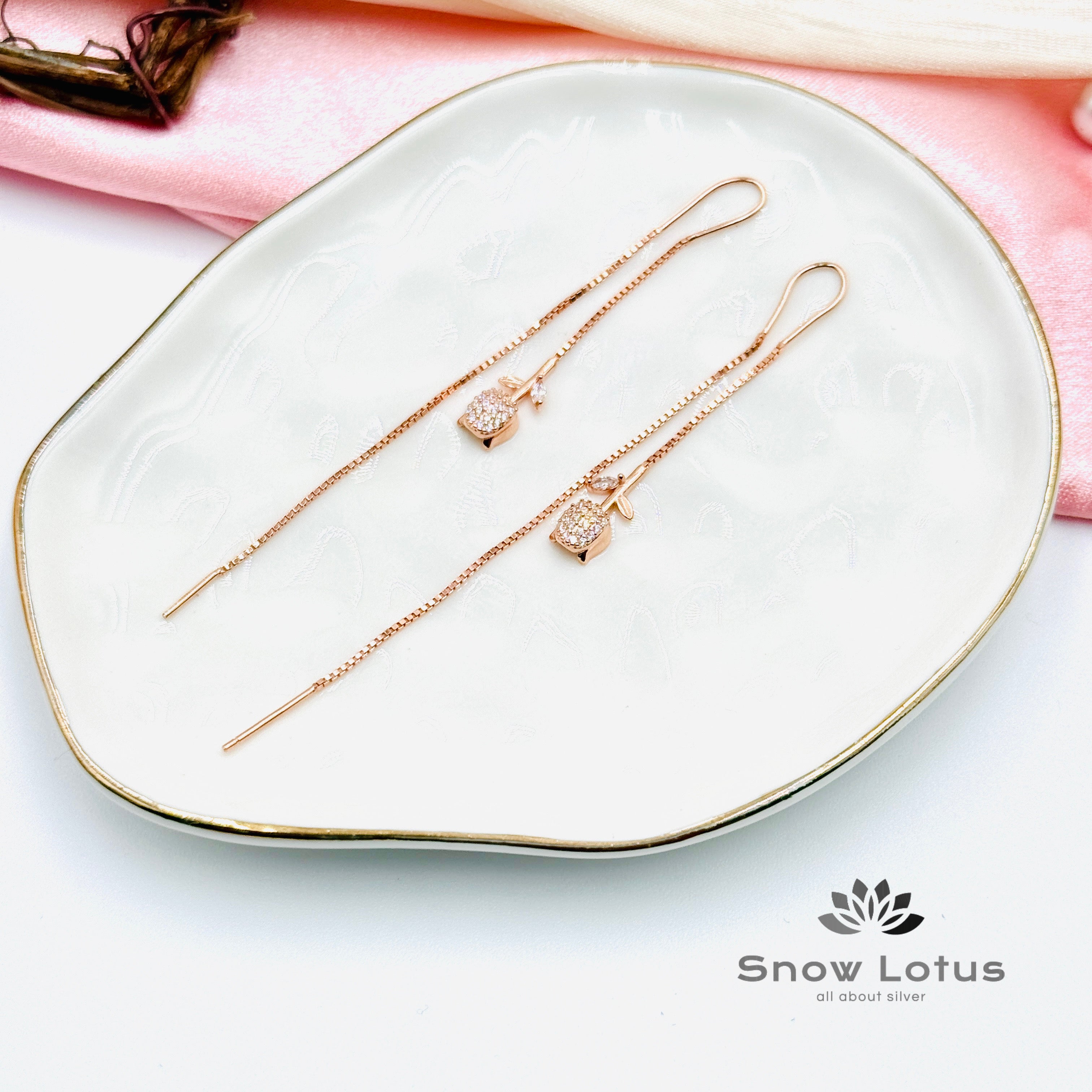 Charming Rose Sui-Dhaga Earrings