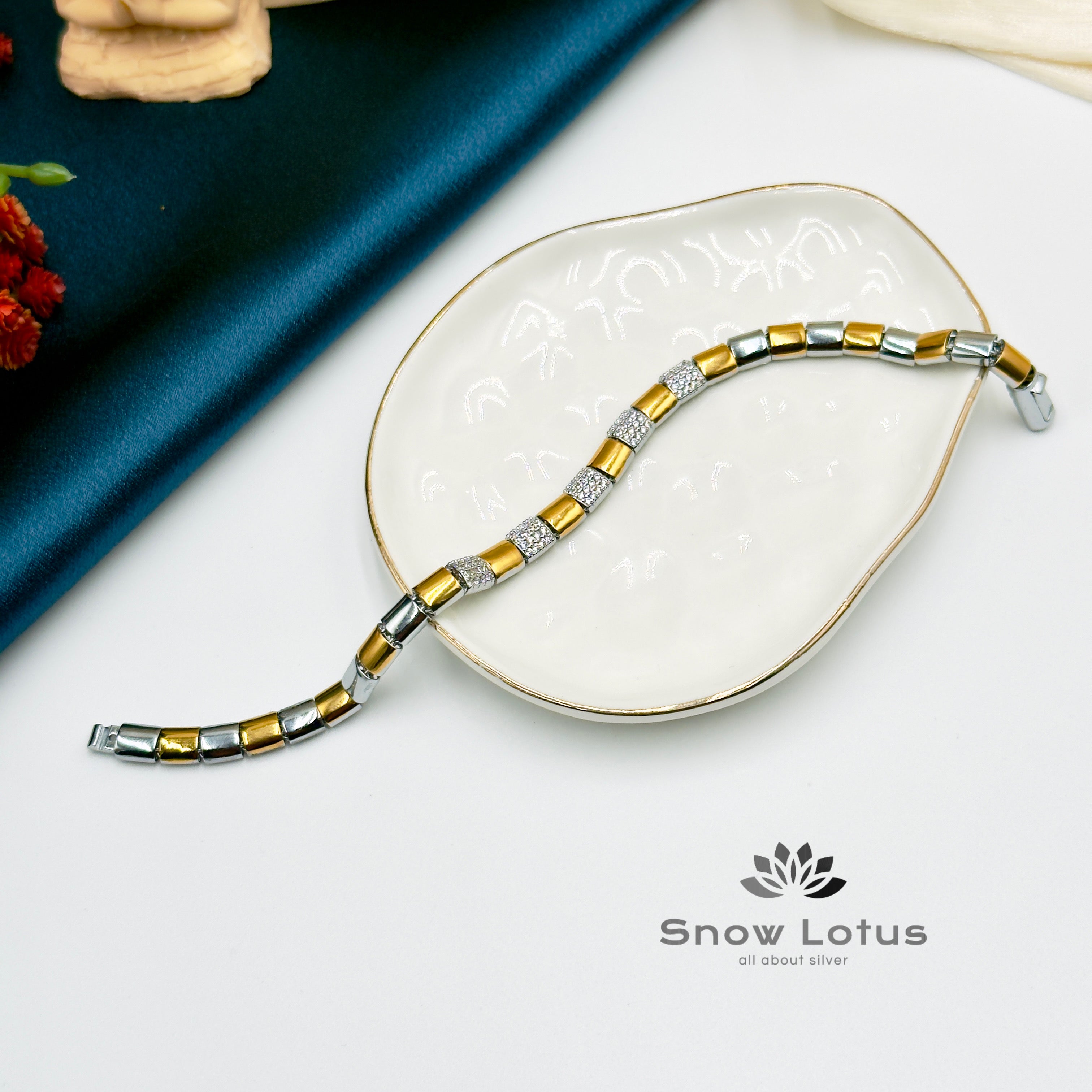 Gold Tone Mens Bracelet M5