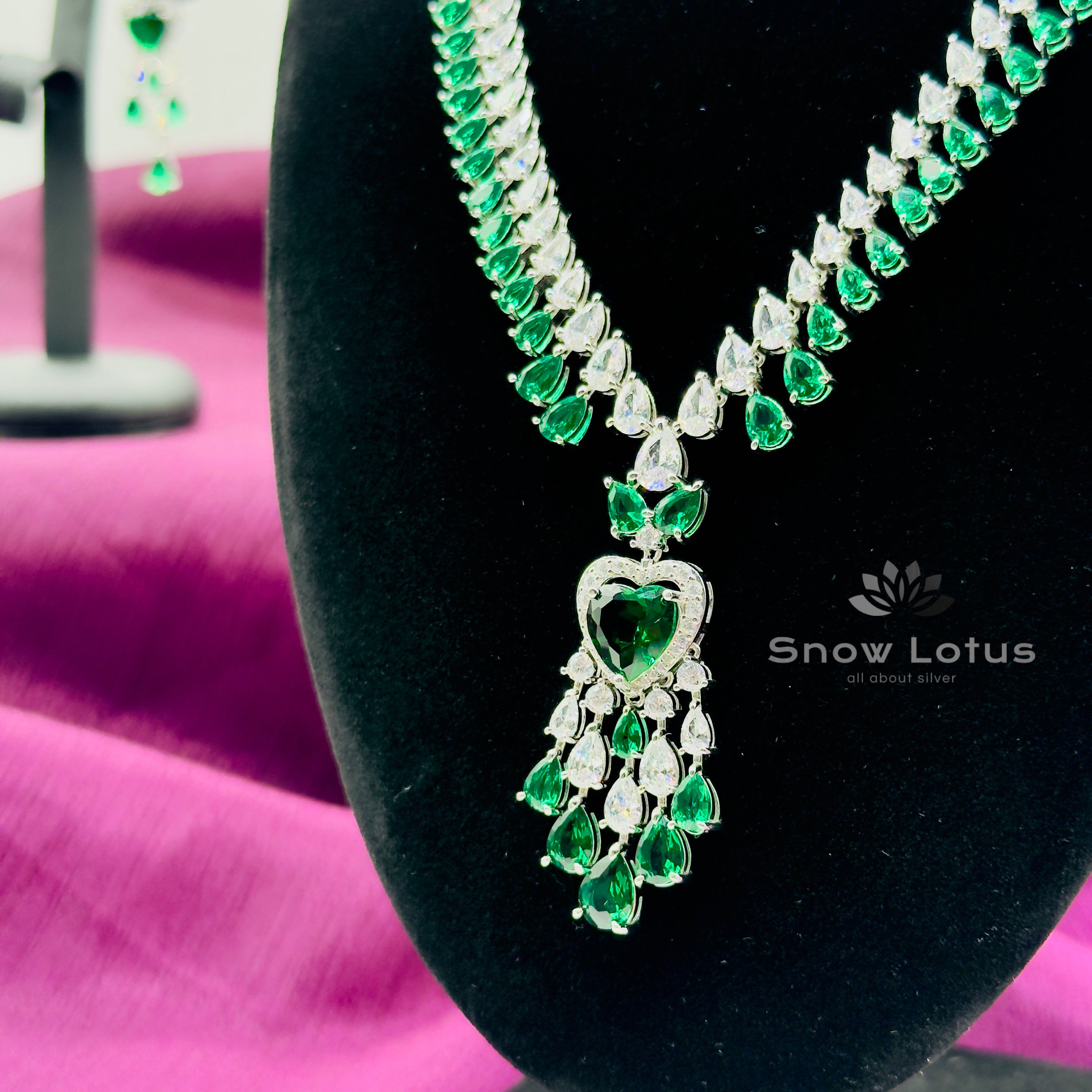 Green Heart Neckpiece With Earrings