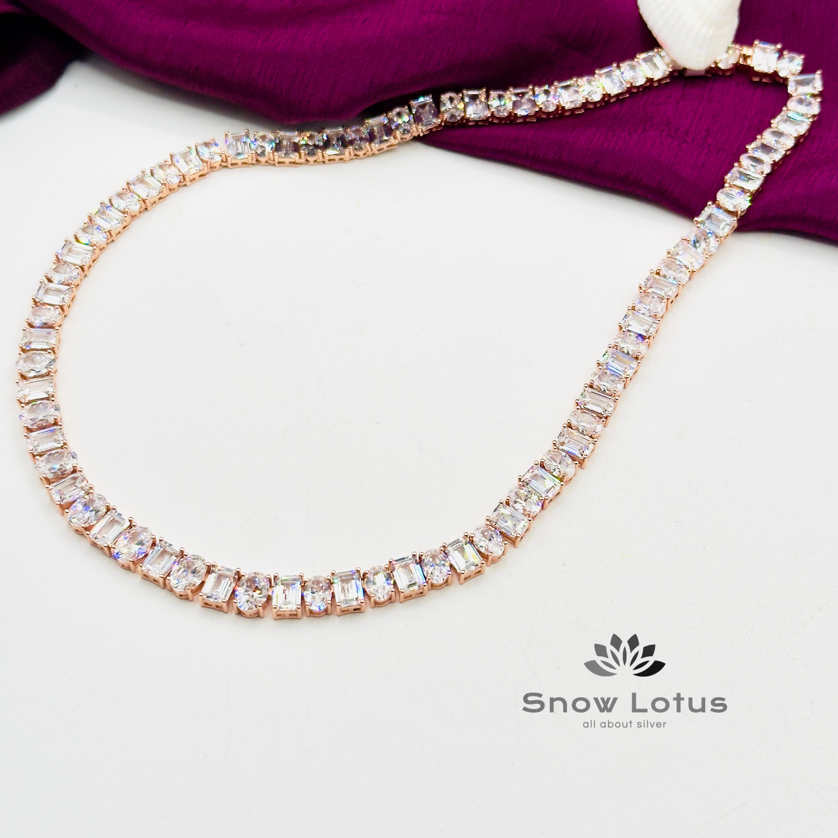 Sparkling White Neckpiece