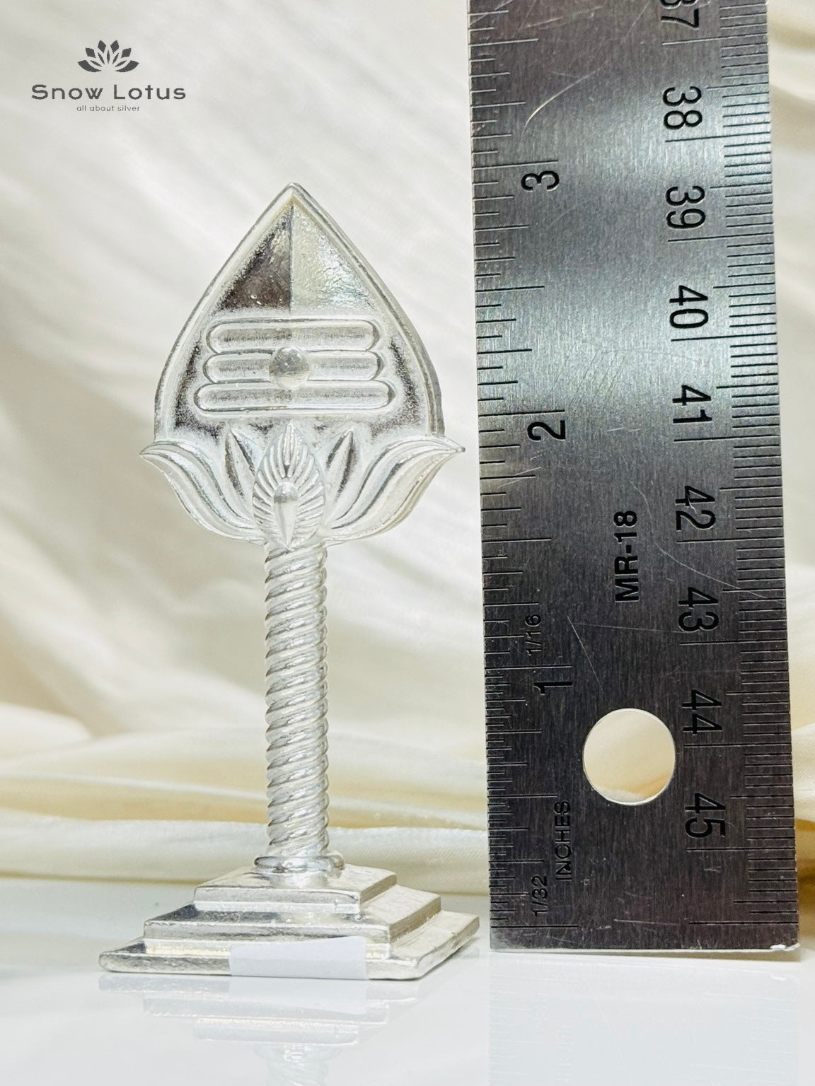Silver Stand Vel 3D