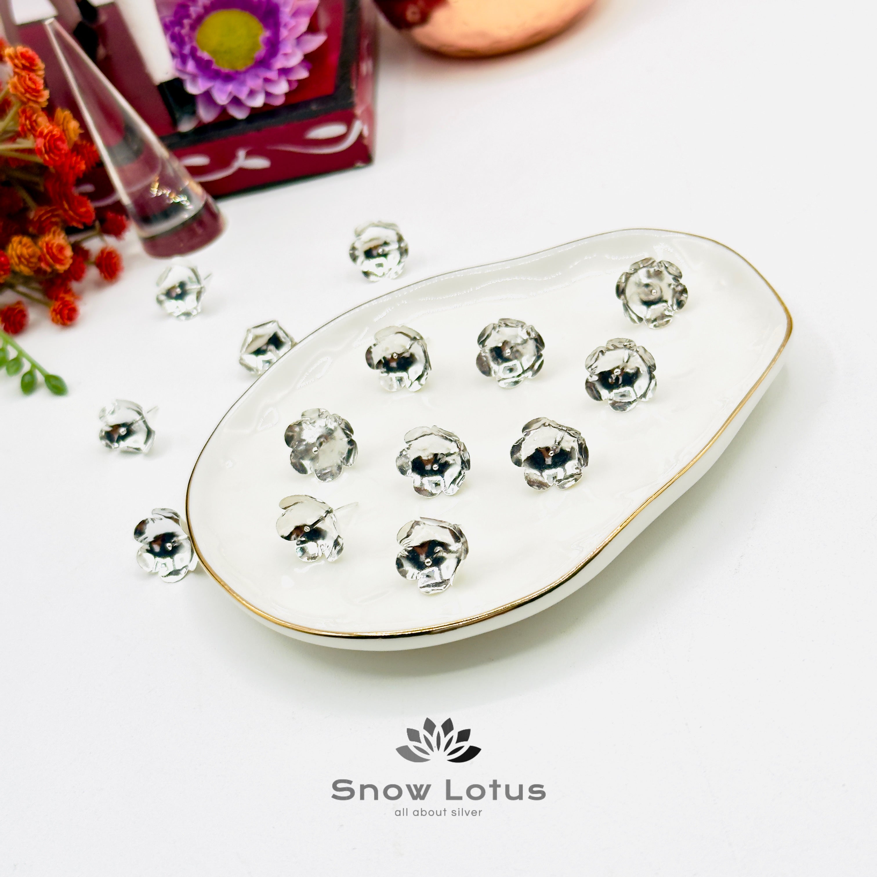 108 Silver Flowers Plain with Bud