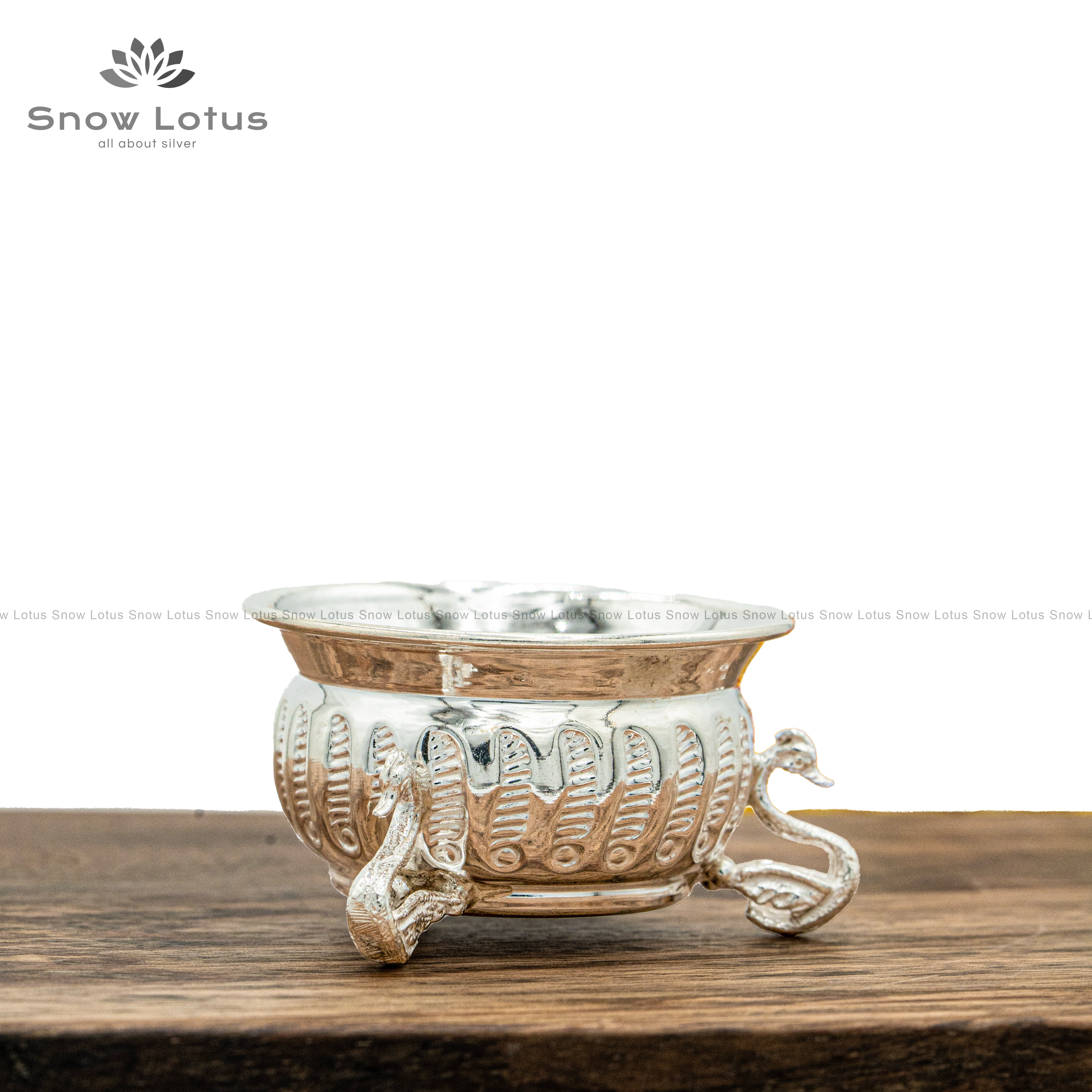 Nakshi Swan Legs HK Bowls M2