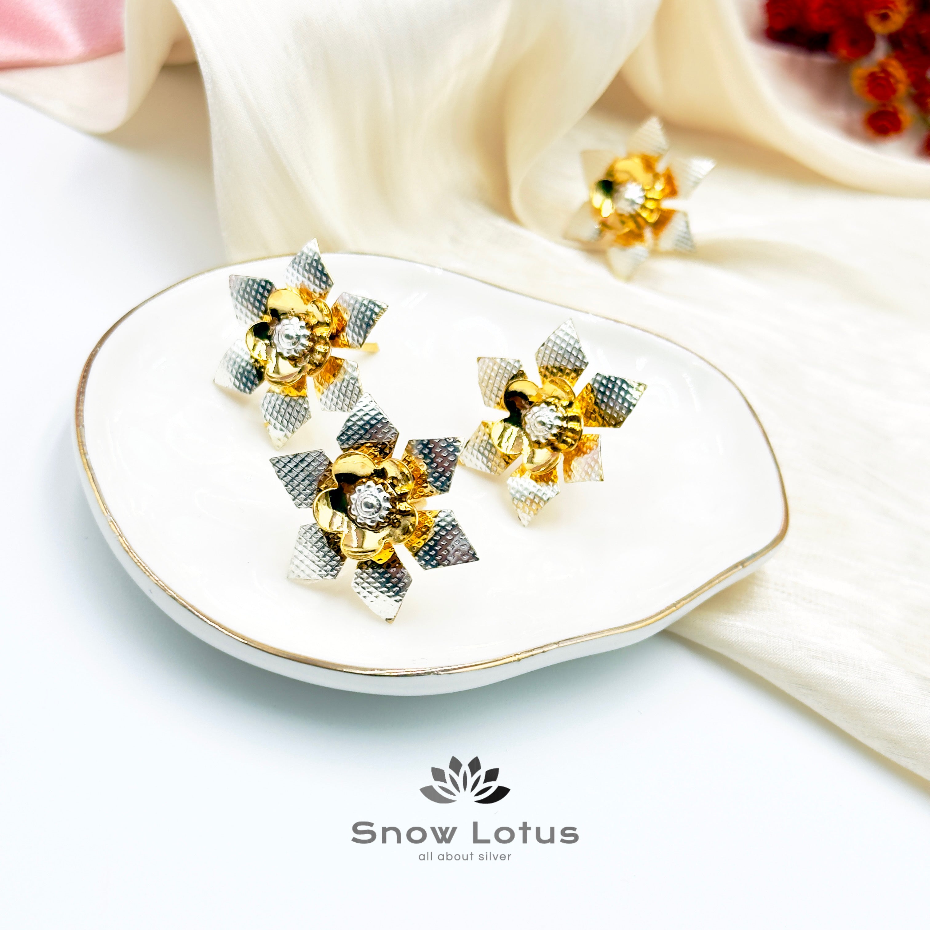 Gold Polish Flowers M10