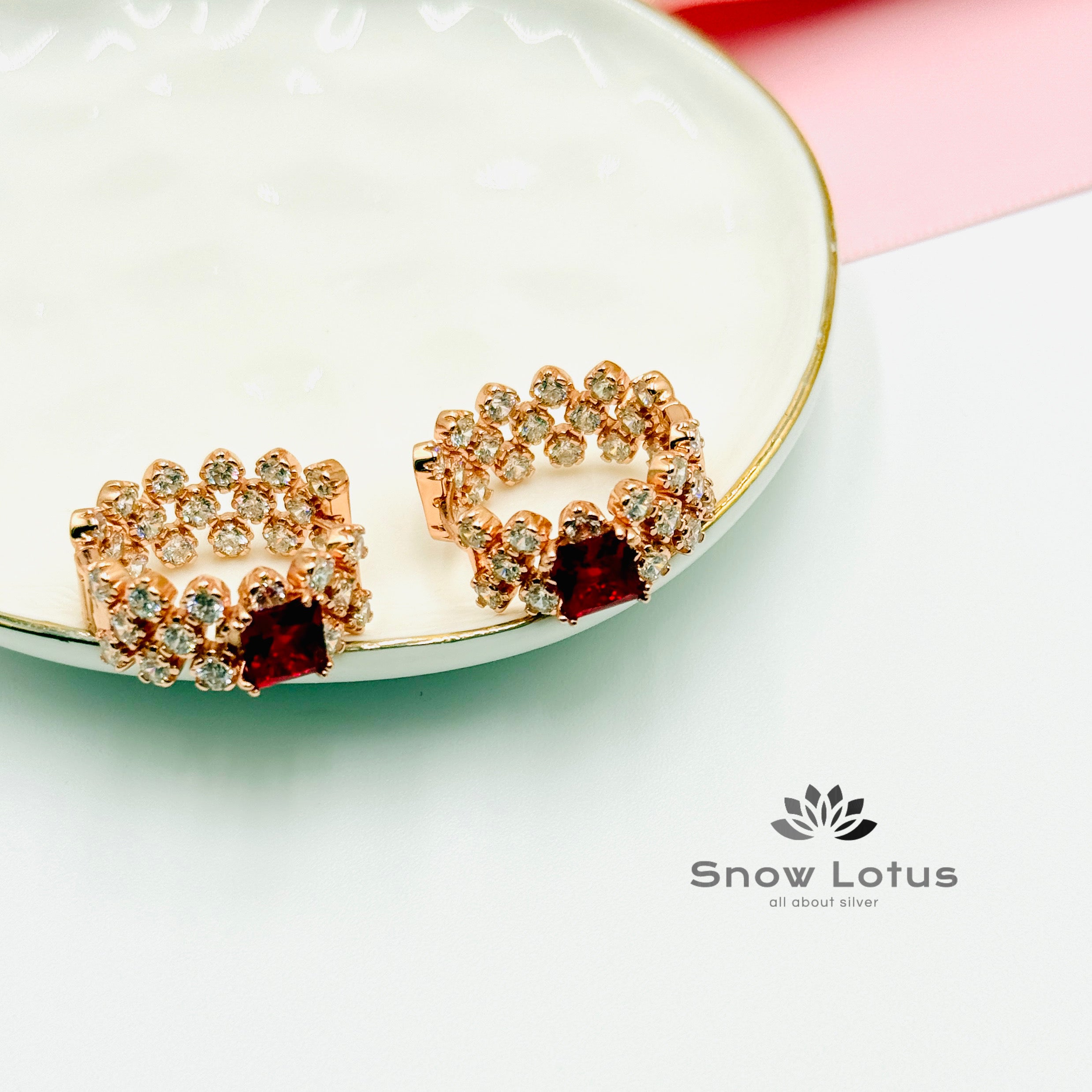 Graceful Emerald Bali Earrings