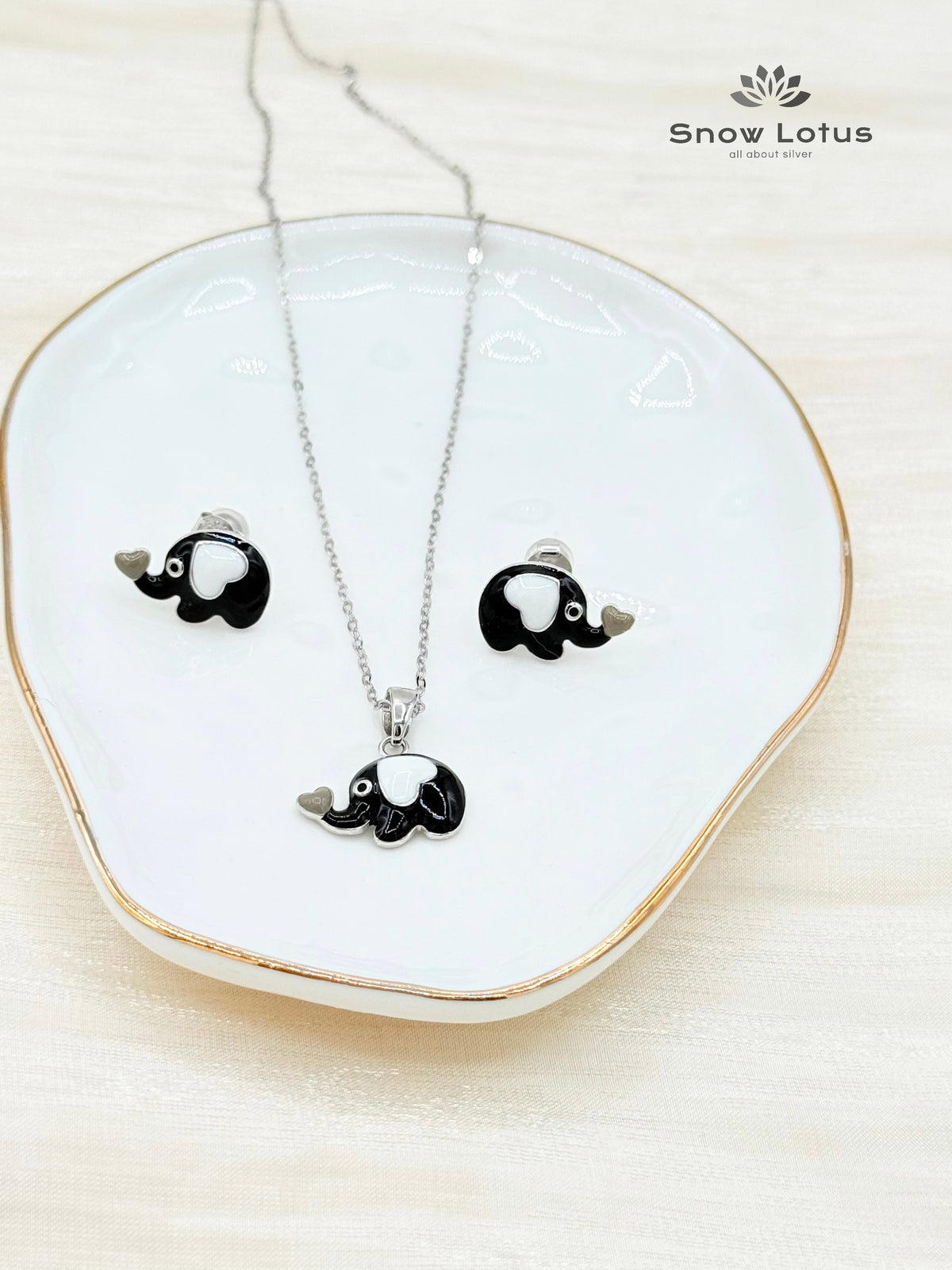 Cute Hearty Elephant Pendant Set