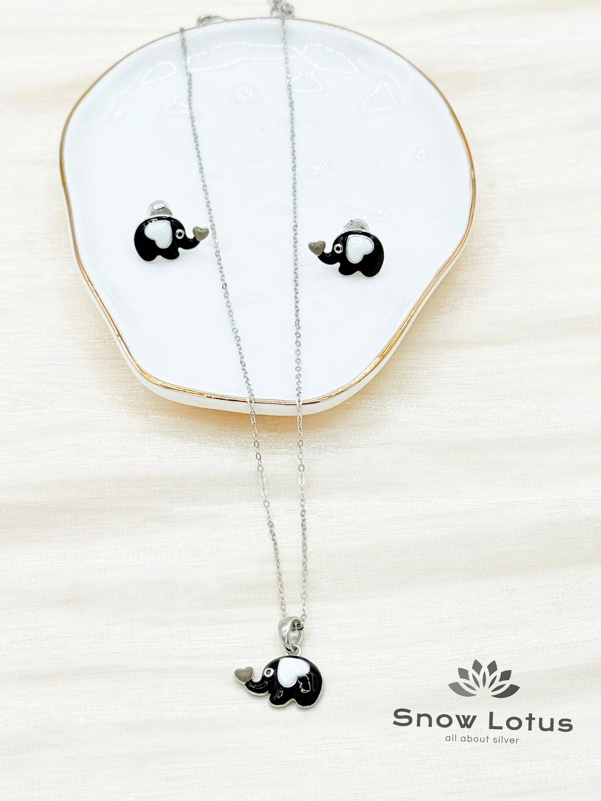 Cute Hearty Elephant Pendant Set