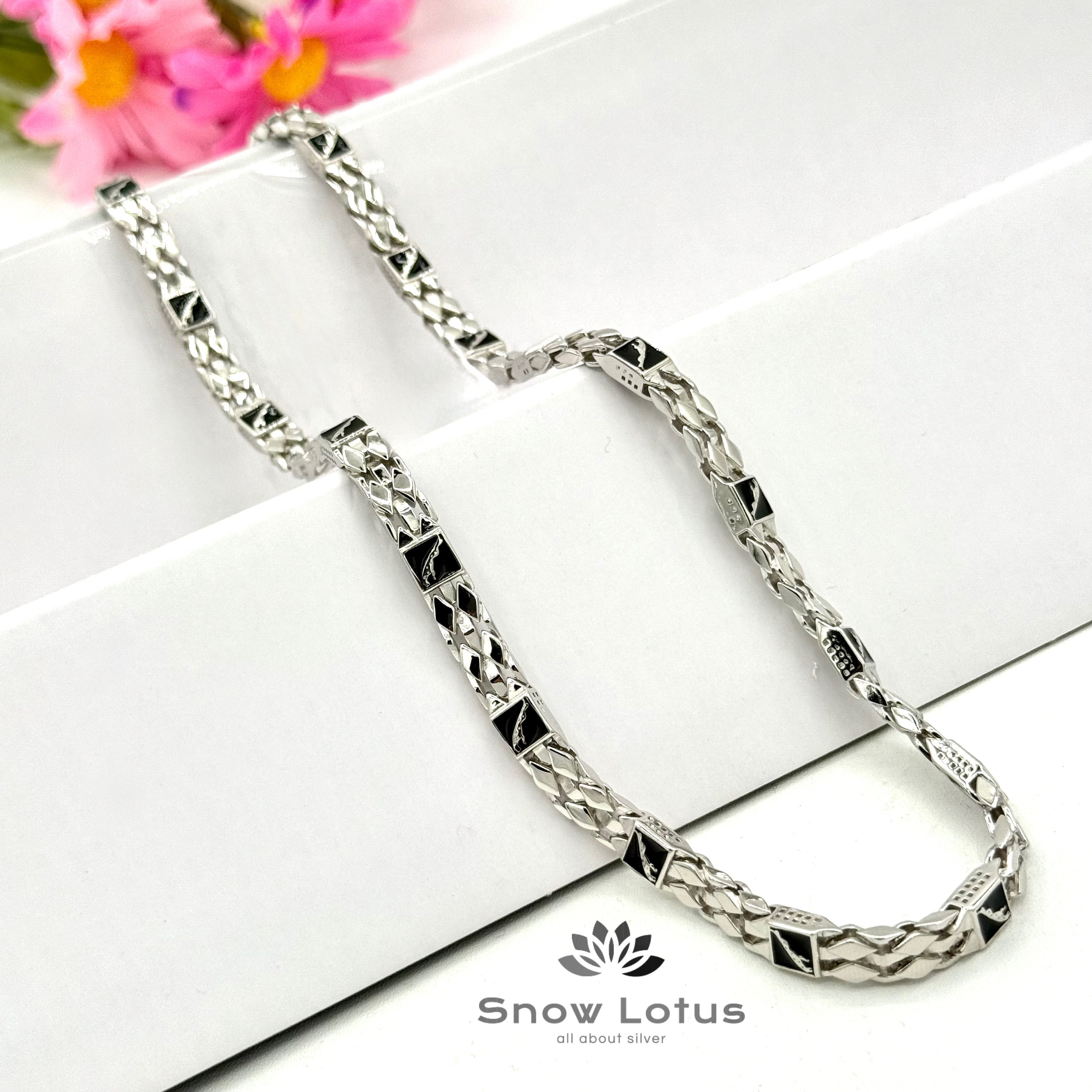 Mens Chains M8