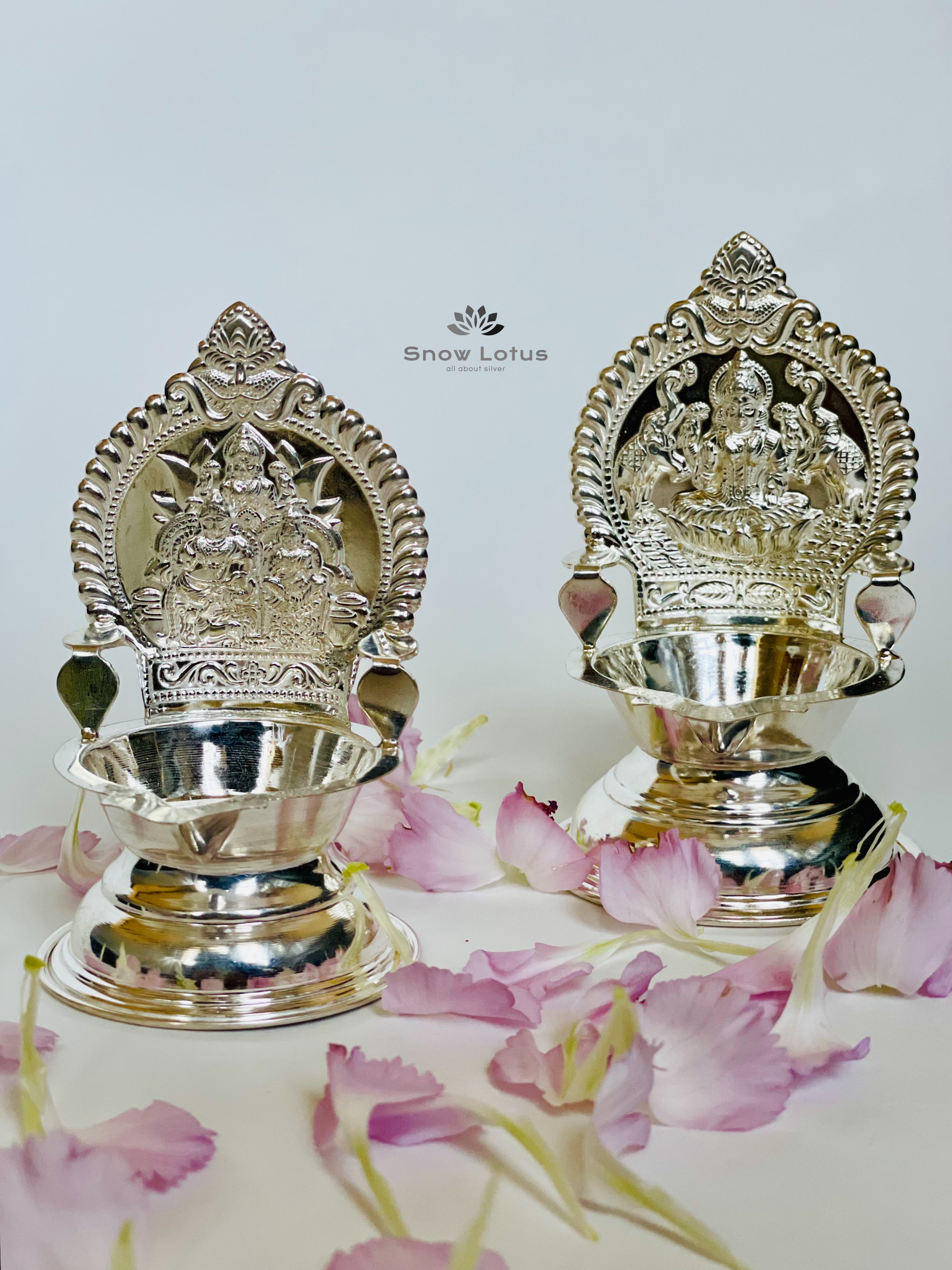 Gajalakshmi Kamakshi Diya (Single)