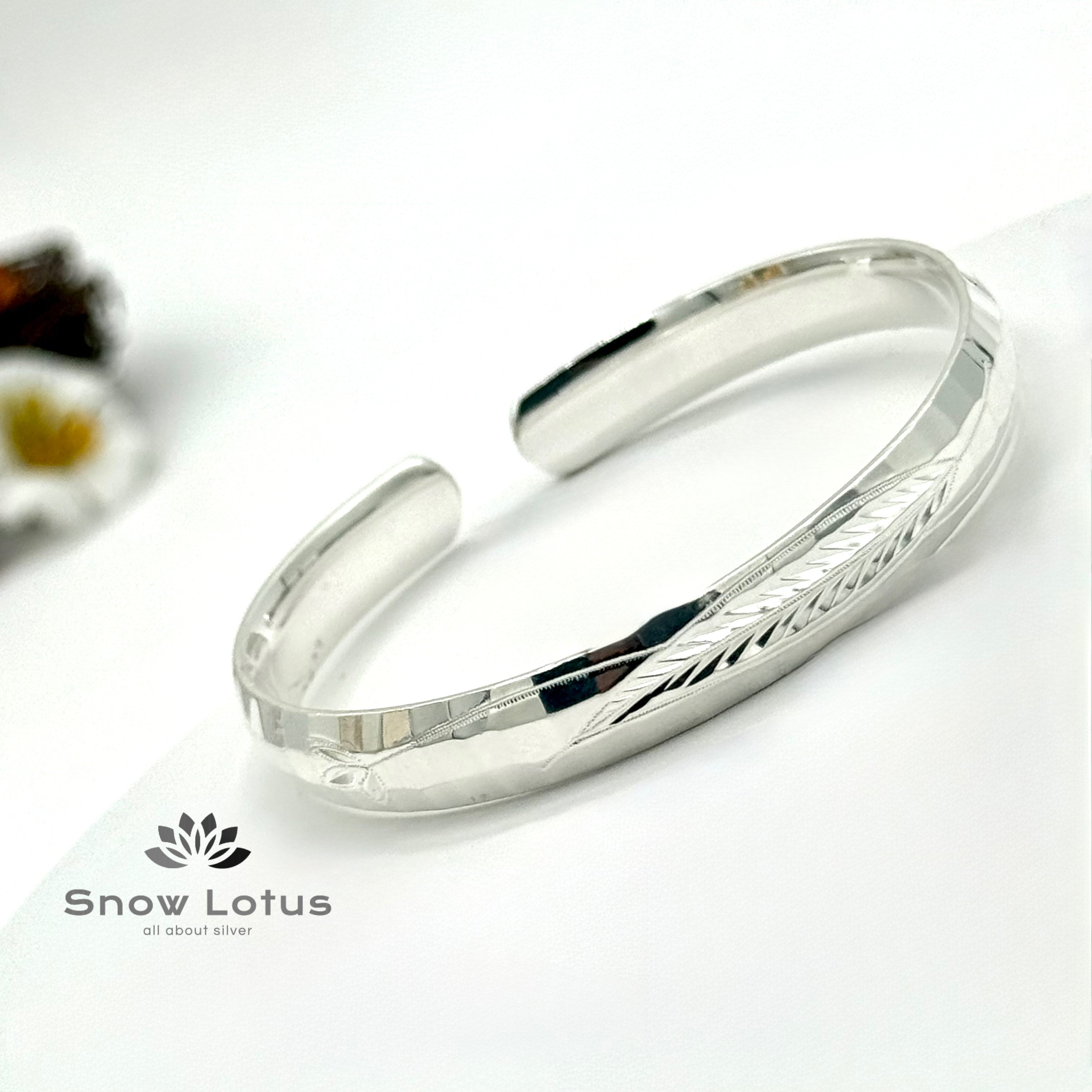 Stylish Leaf Kada