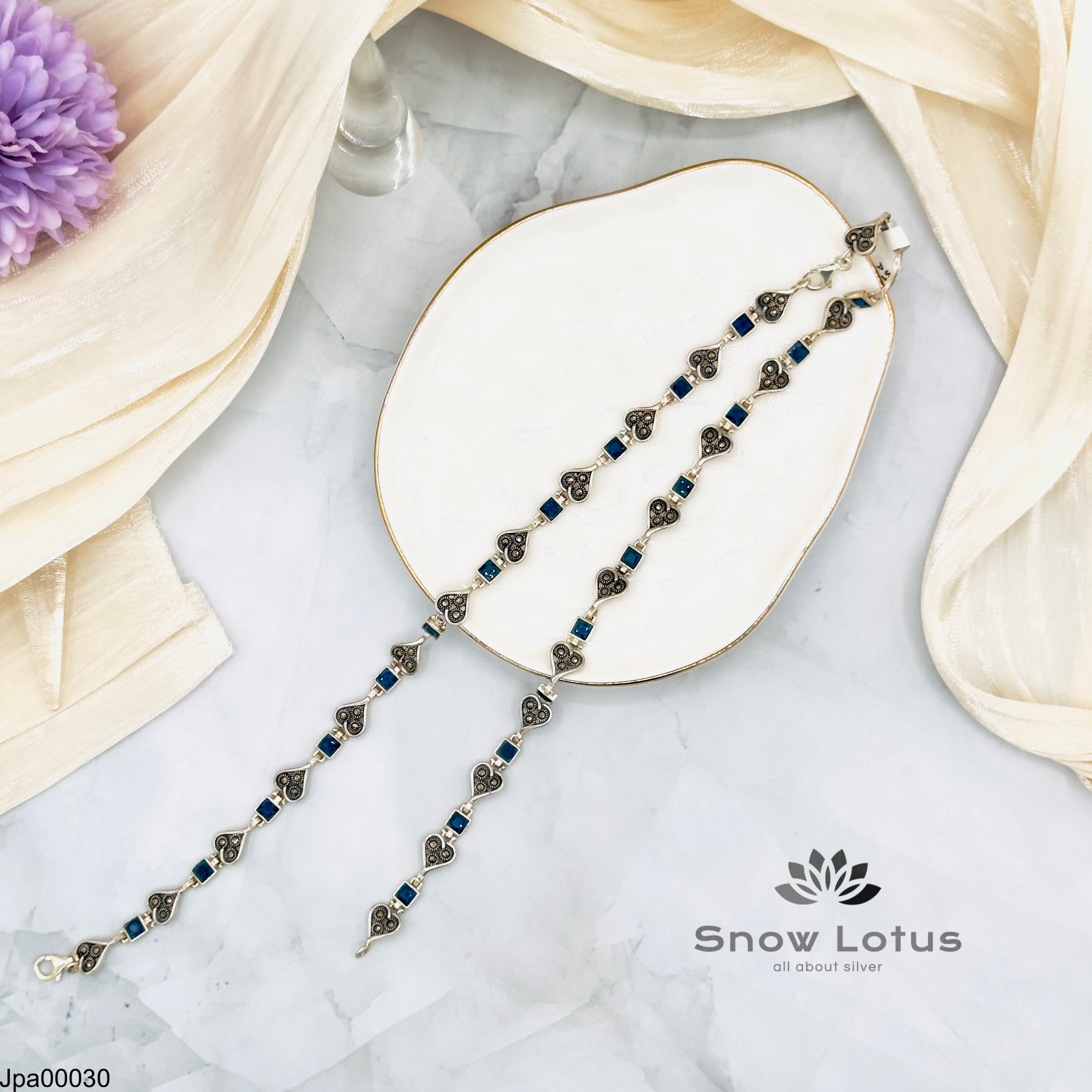 Antic Marcasite Blue Spade payals