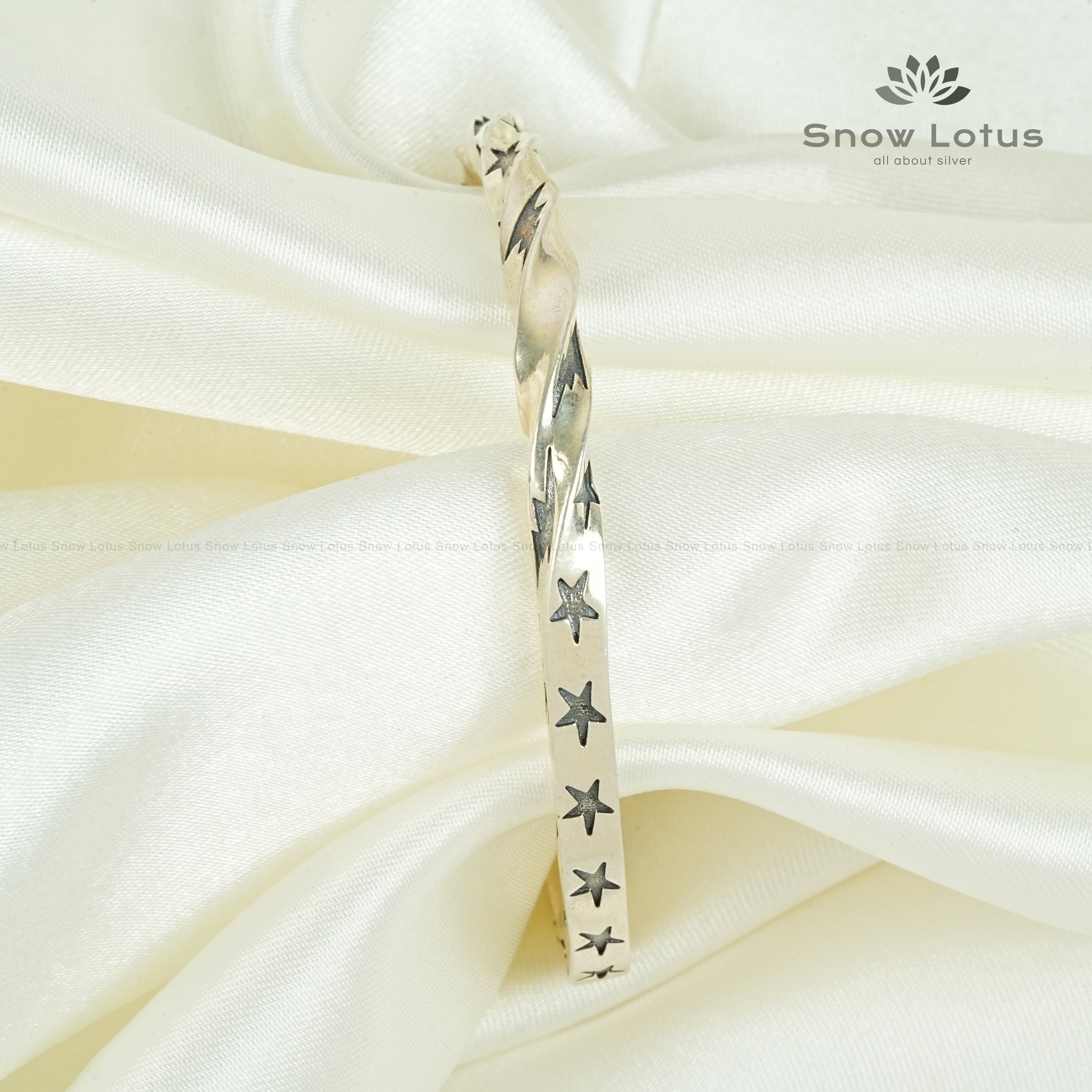 Half Twisted Star Cuff Kada Single(2’4)