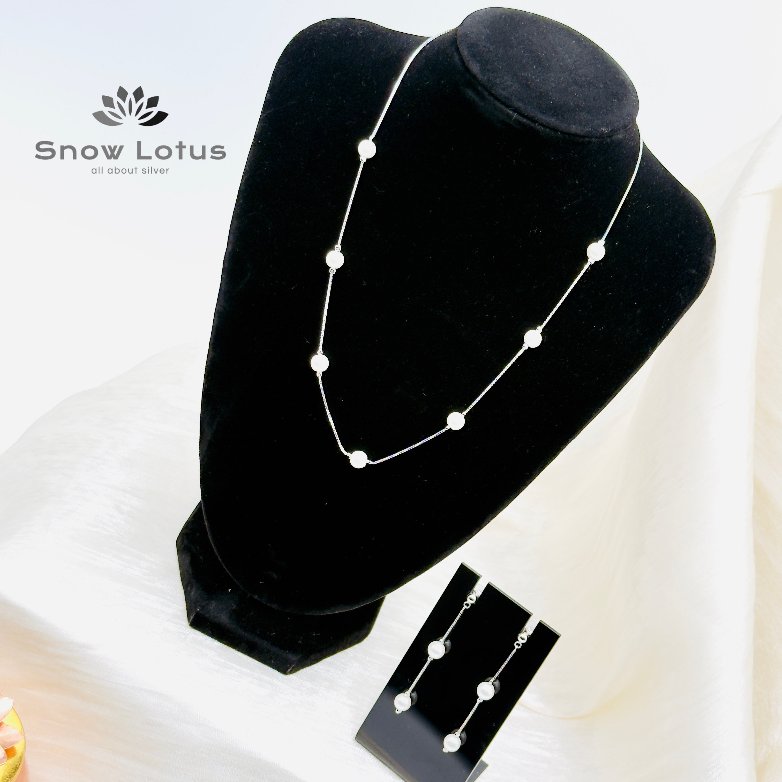 Pearl Mirage Neckpiece with Earrings