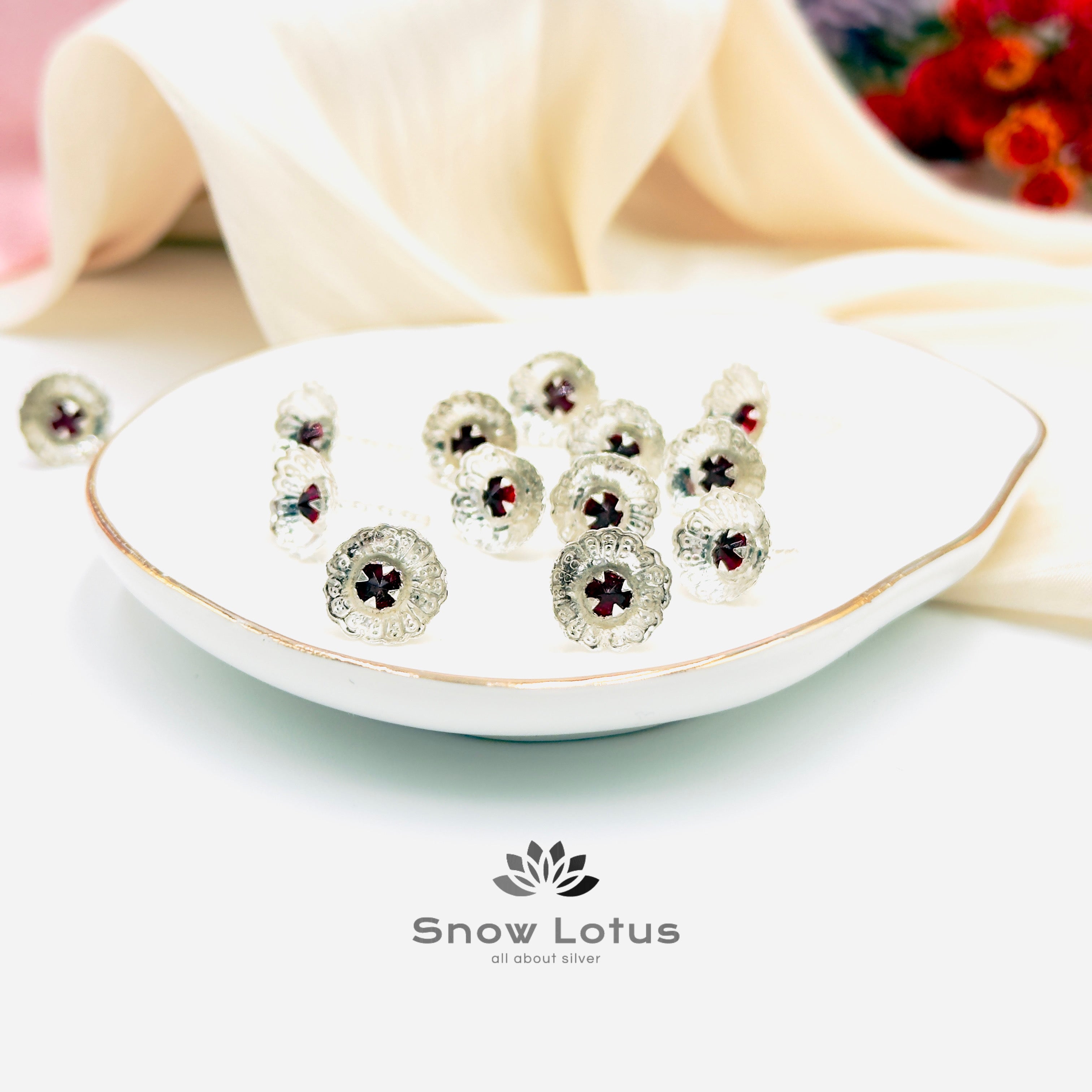 108 Silver Flowers Chekkudu finish with red Stone