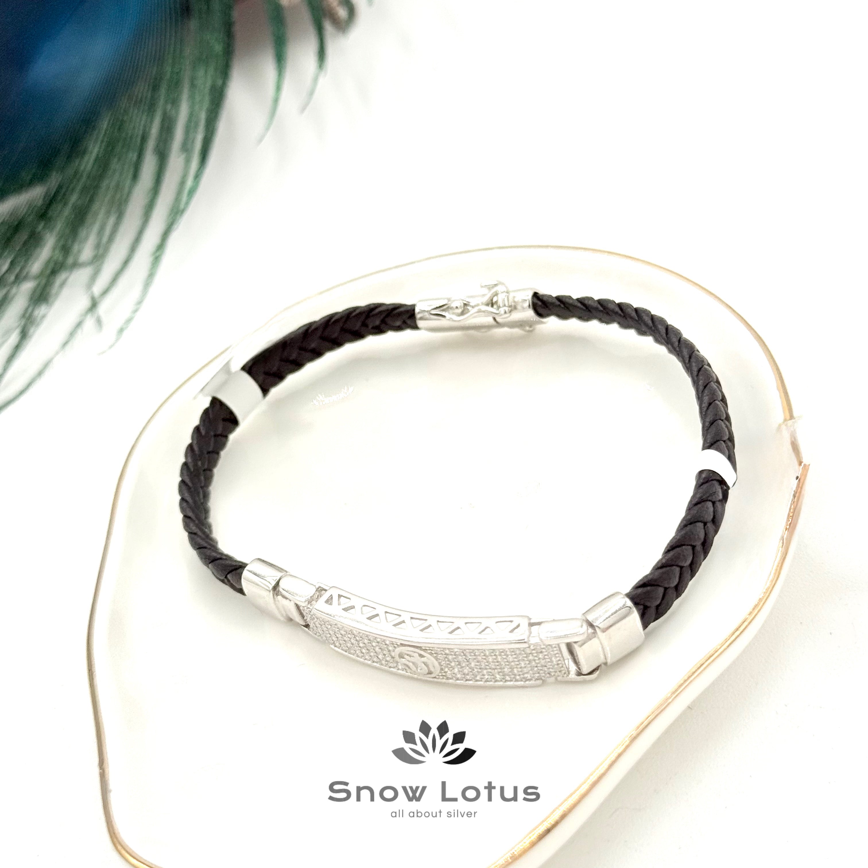 Black Thread Bracelet Buckle with Om Black