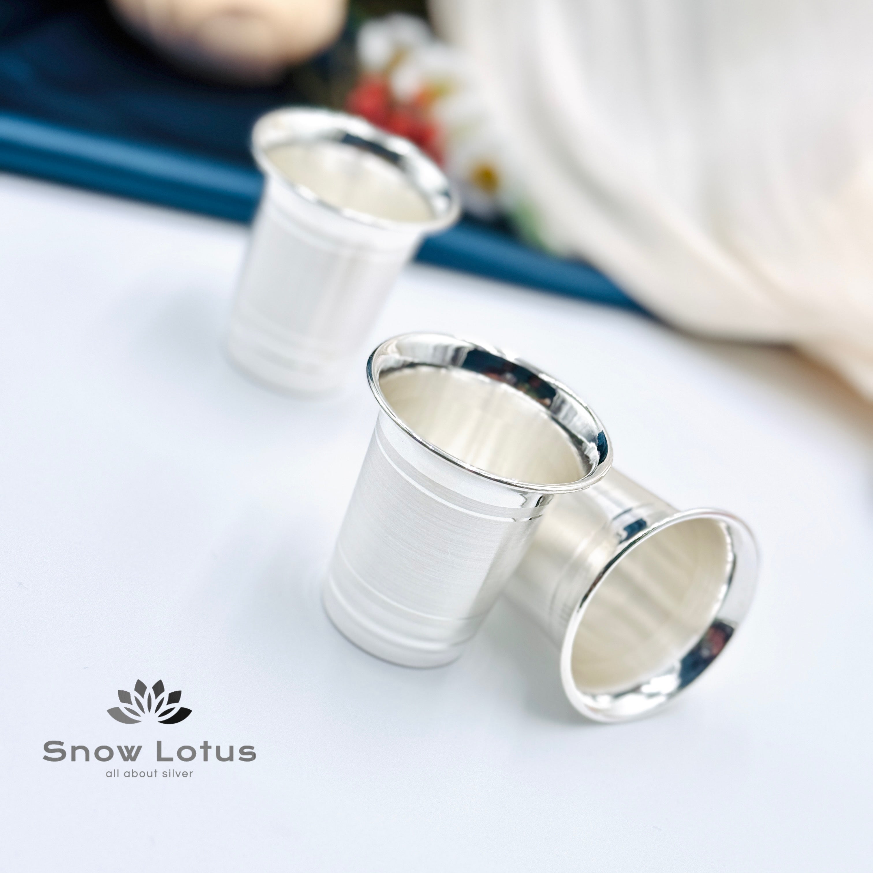 Plain glasses Self Lines