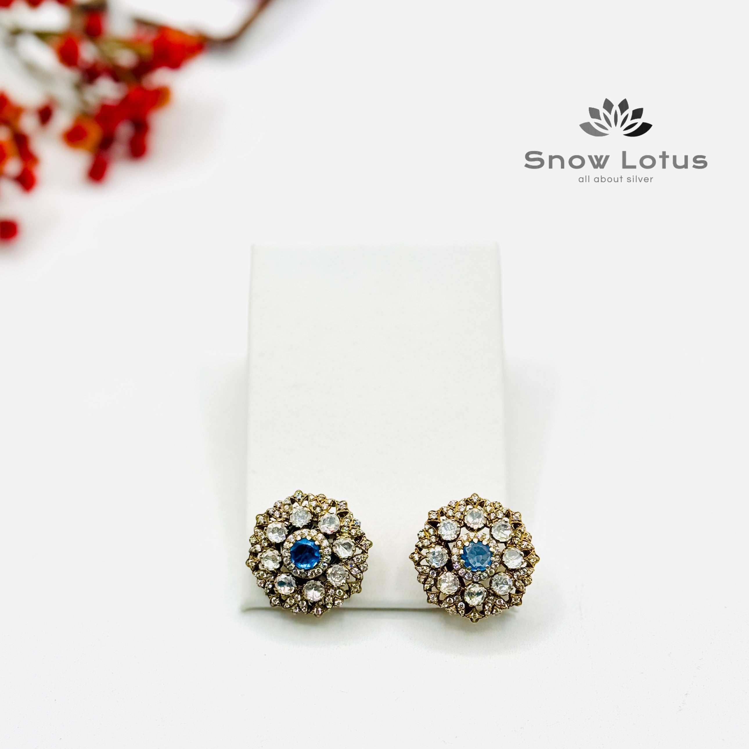 Round Victorian Moissanite Studs