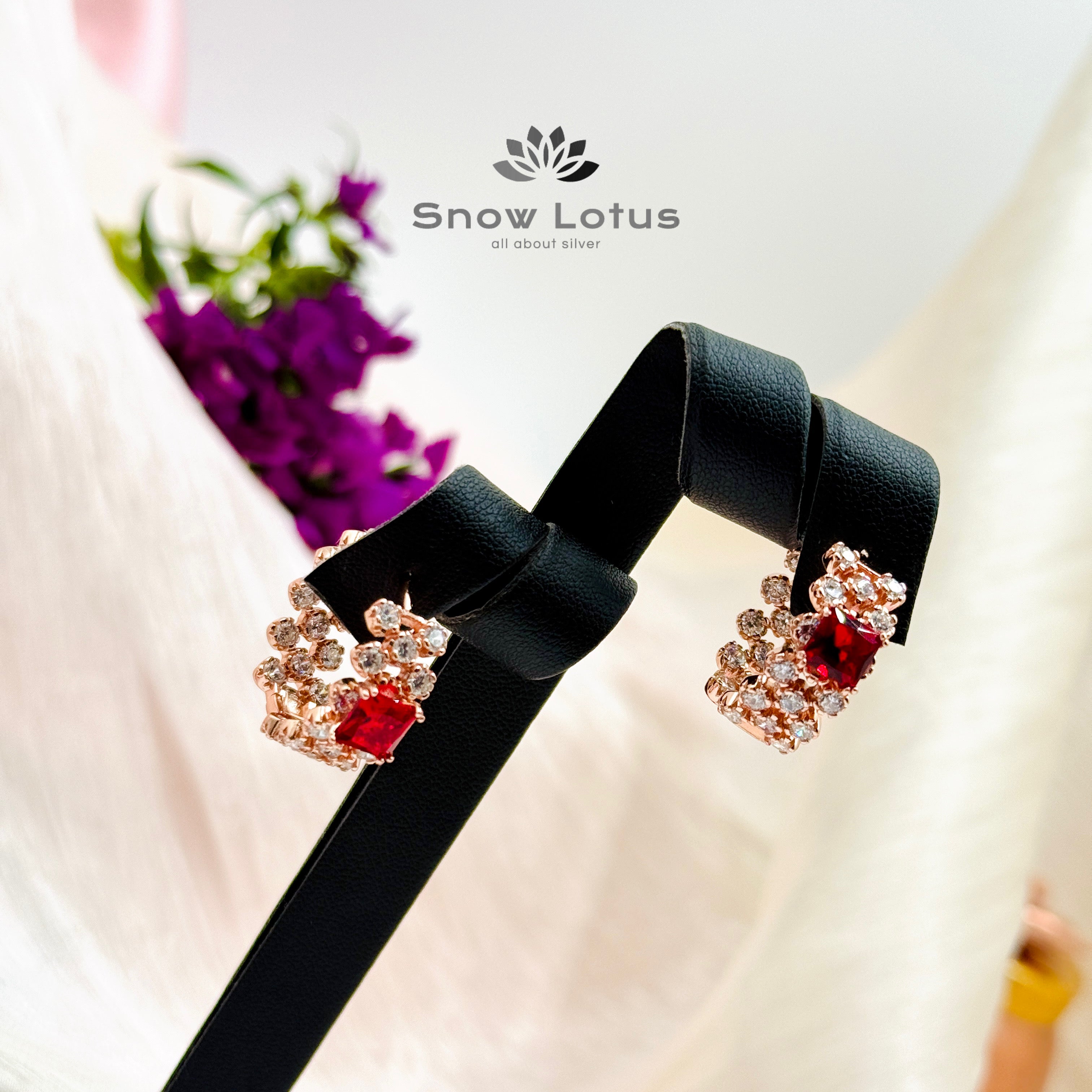 Graceful Emerald Bali Earrings