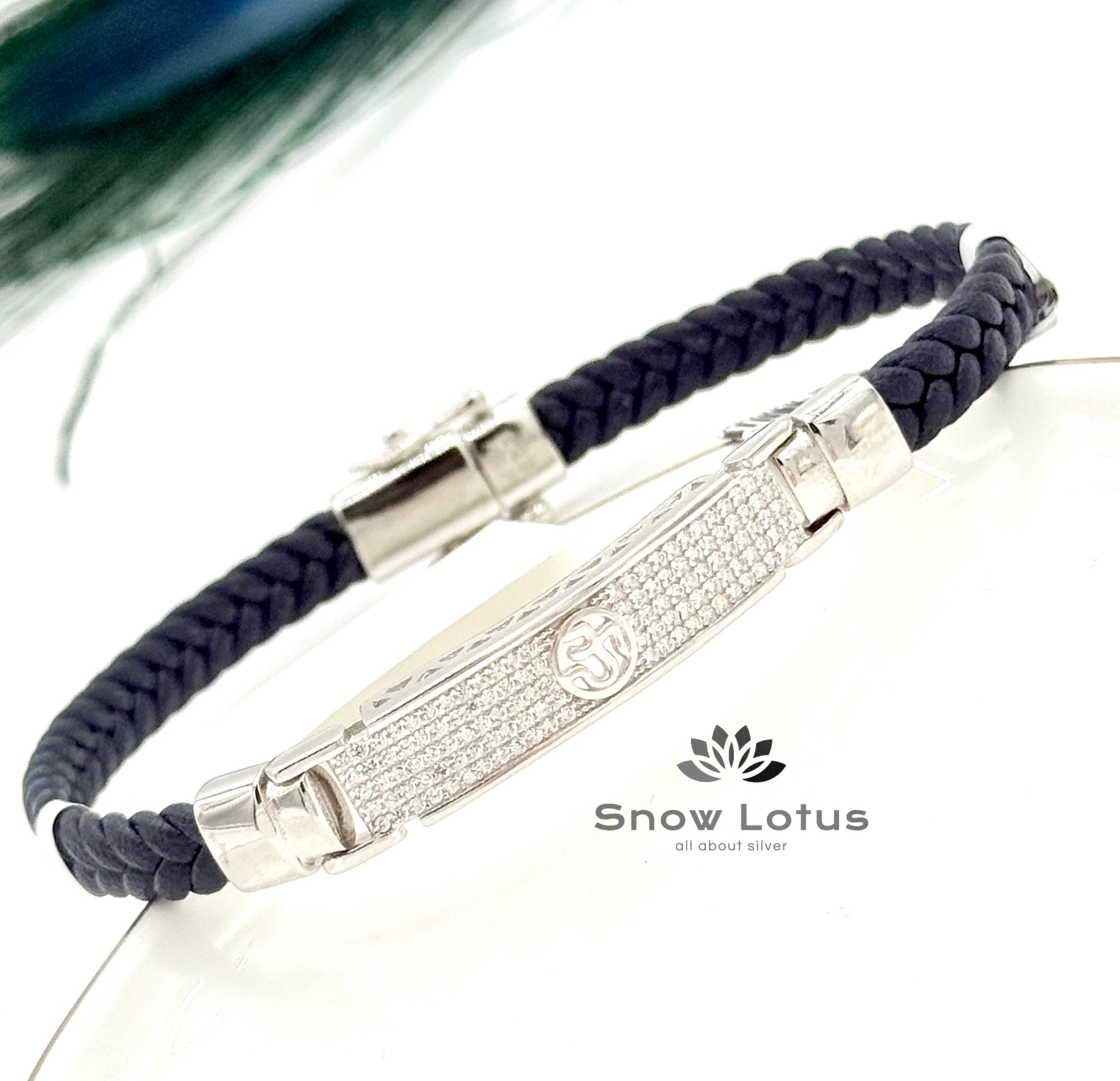 Thread Bracelet Buckle Style