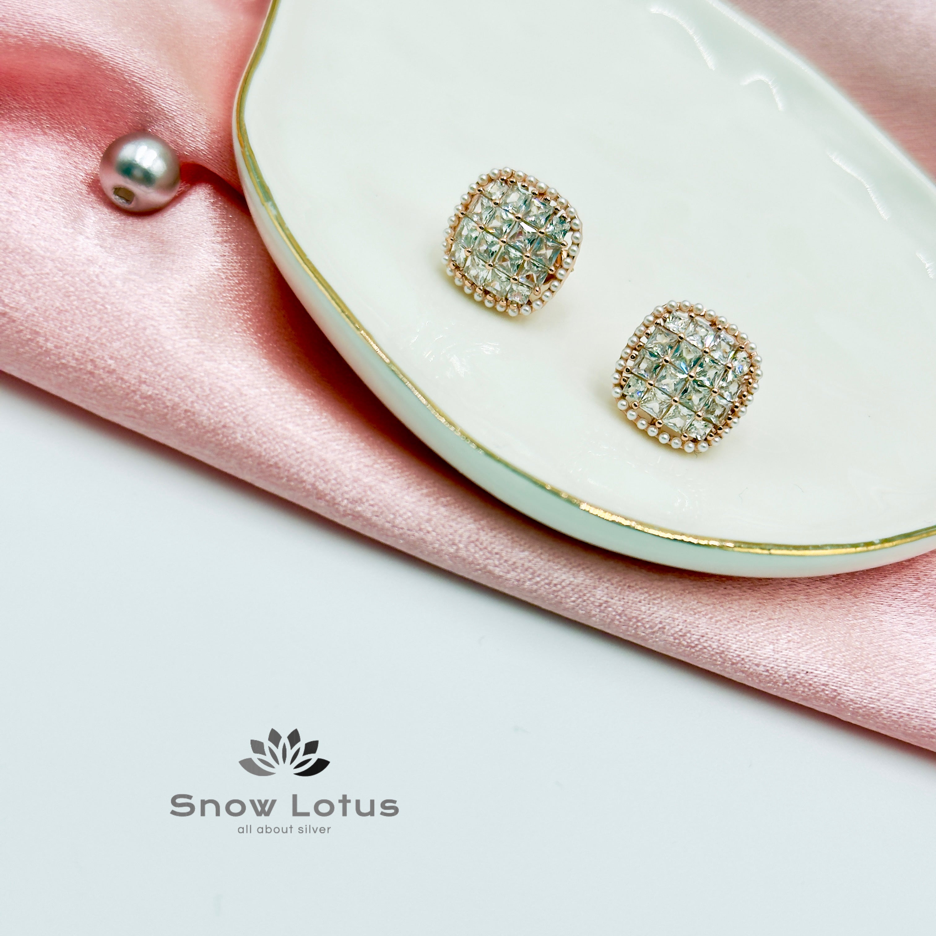 Sparkling White Earrings