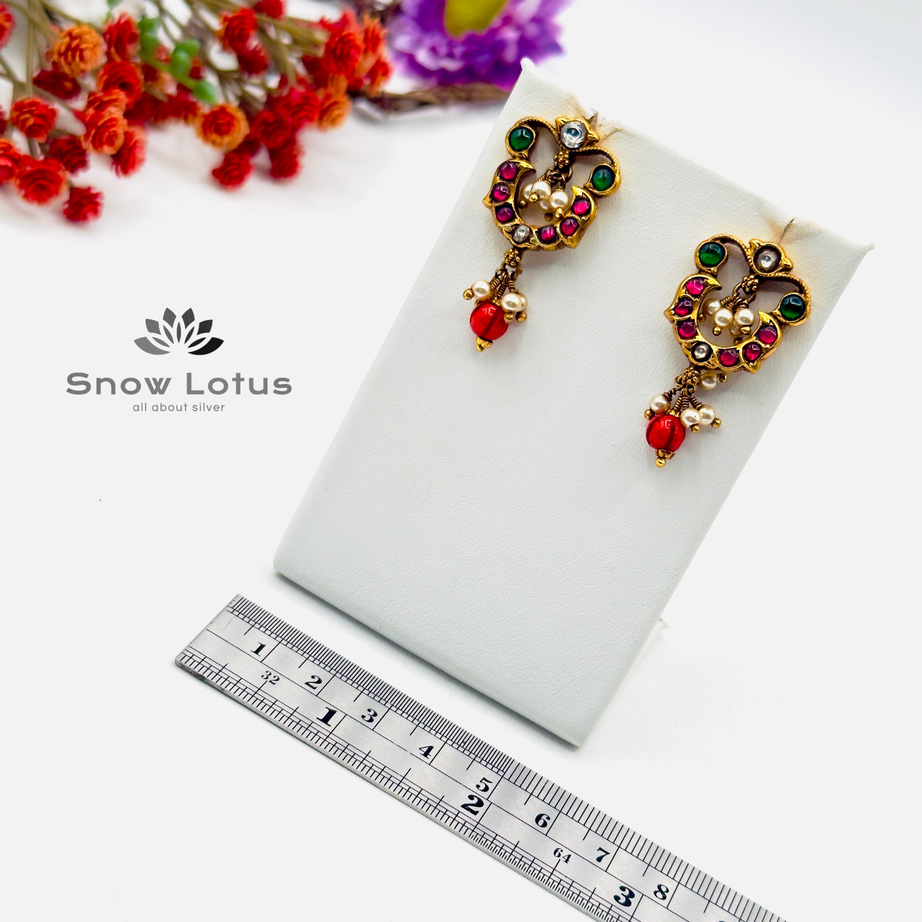 Glorious Kundan Studs