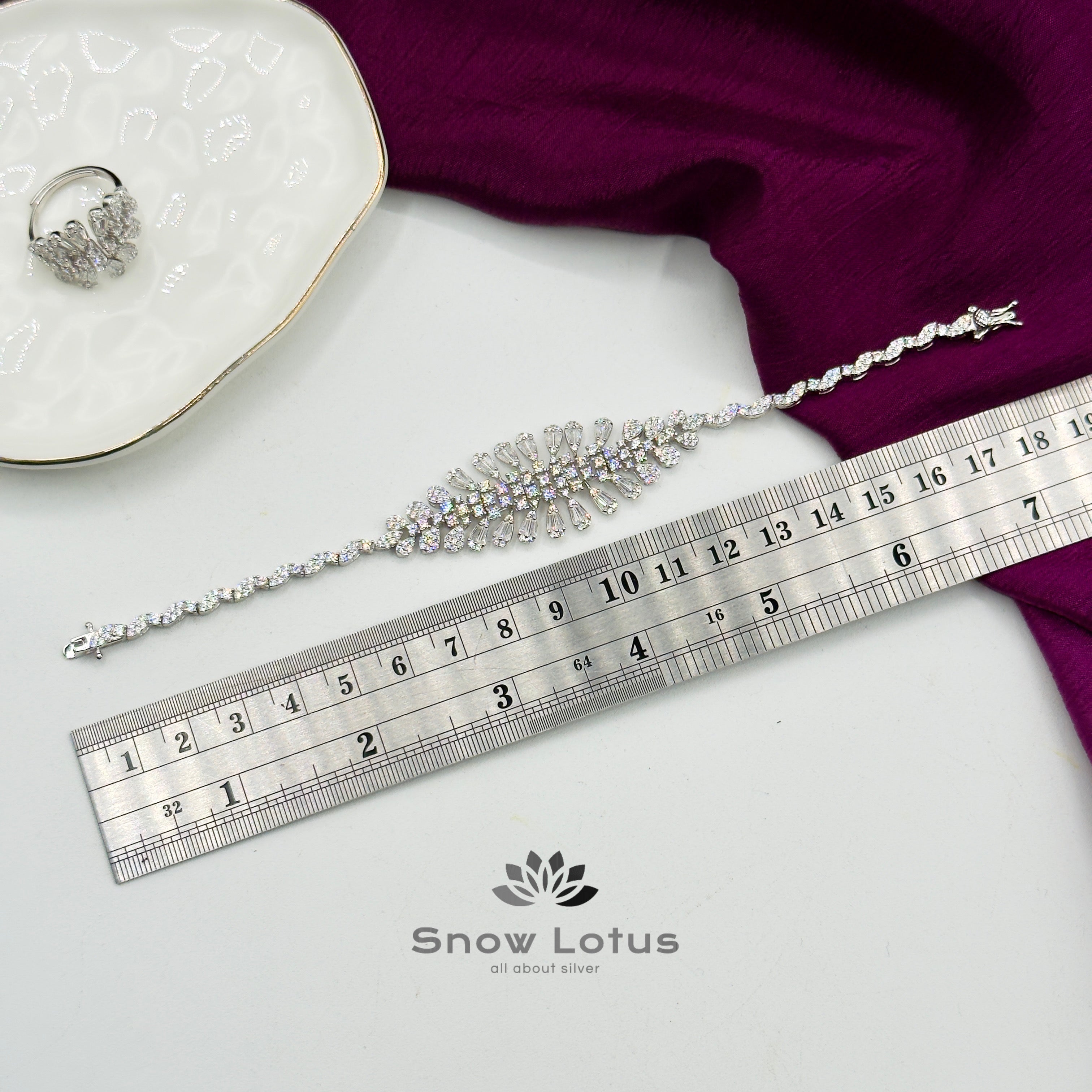 Celestial Radiance Red Neckpiece With Earrings