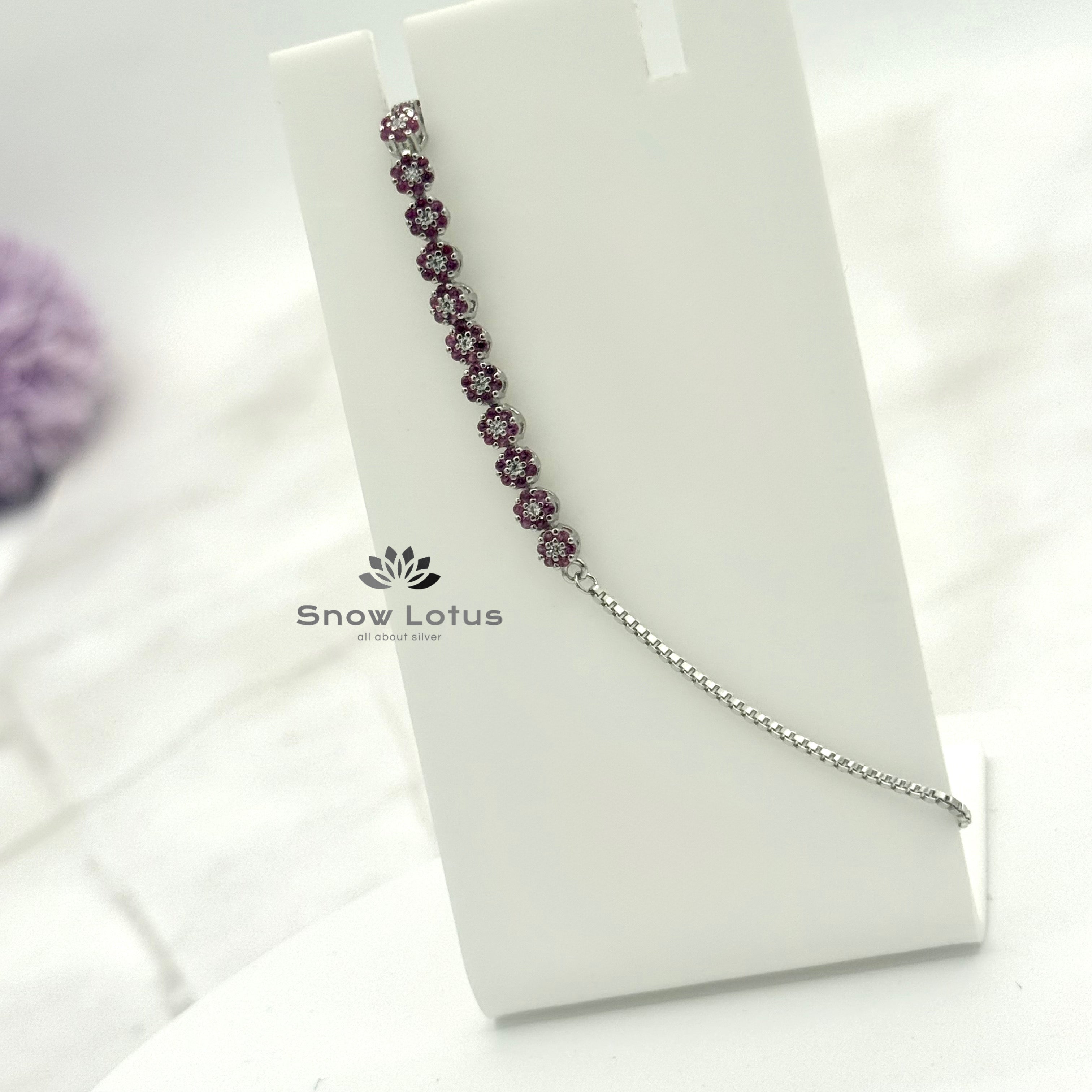 Appealing Floral Bracelet