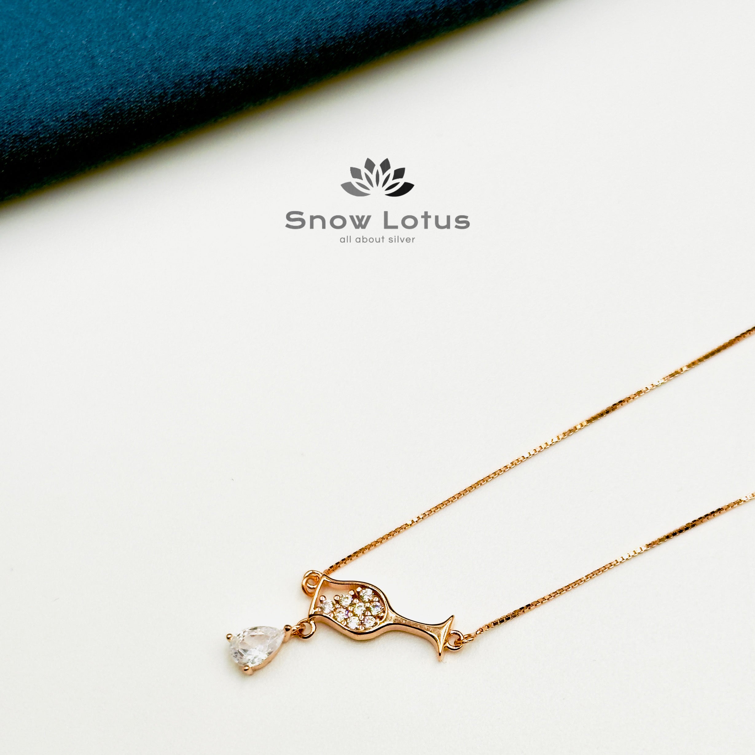 Wine Glass Rosegold Neckpiece