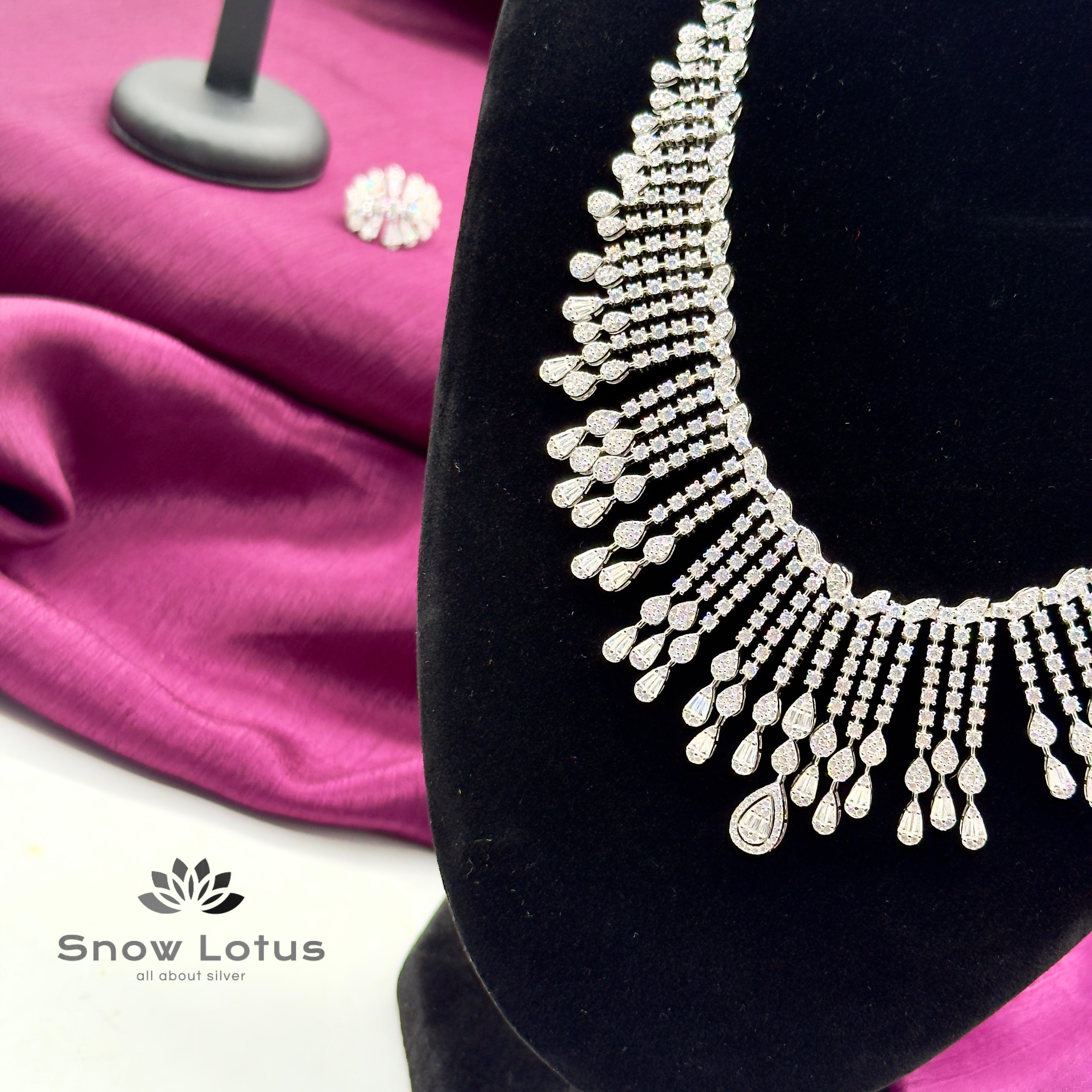 Rainfall Of Radiance Neckpiece Set