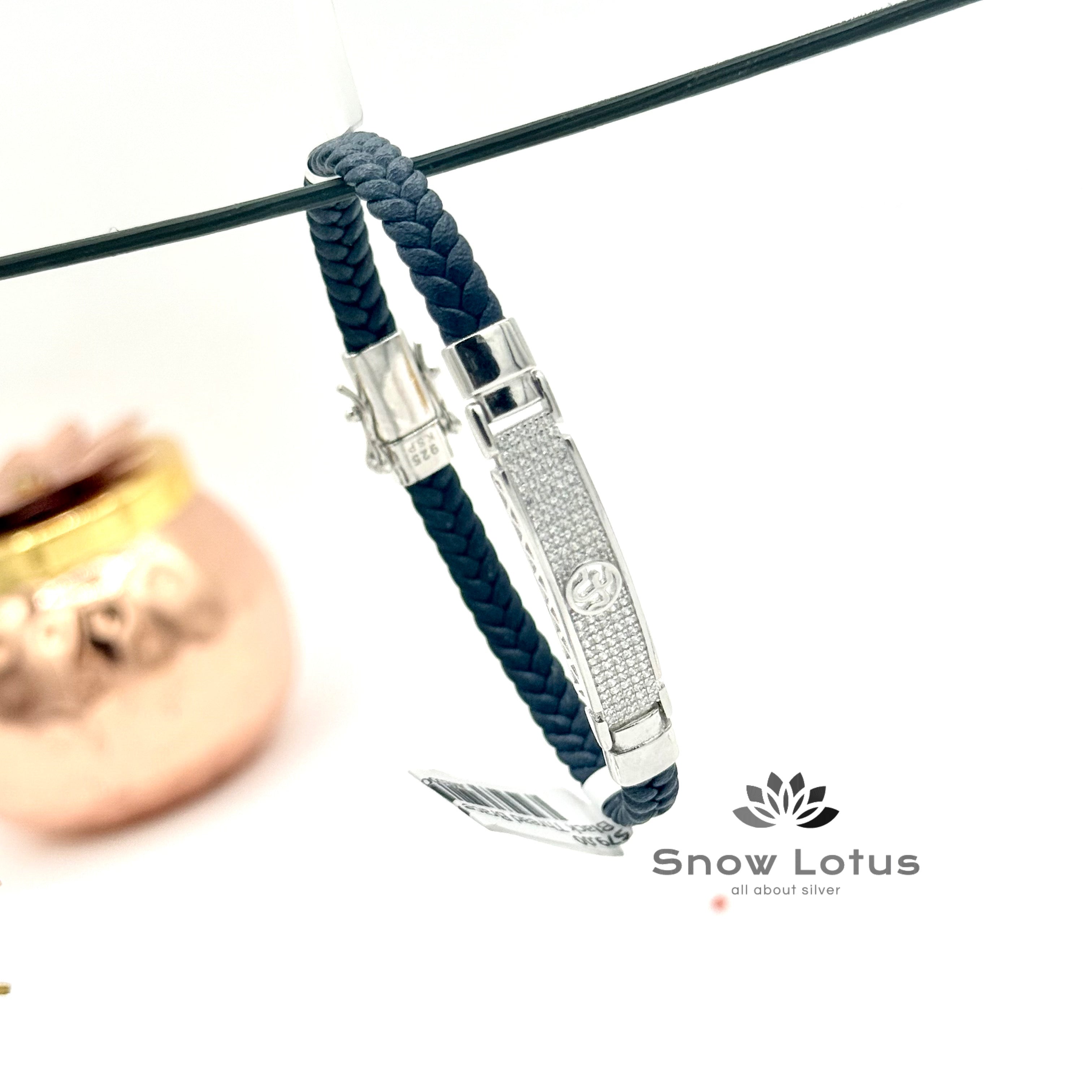Thread Bracelet Buckle Style