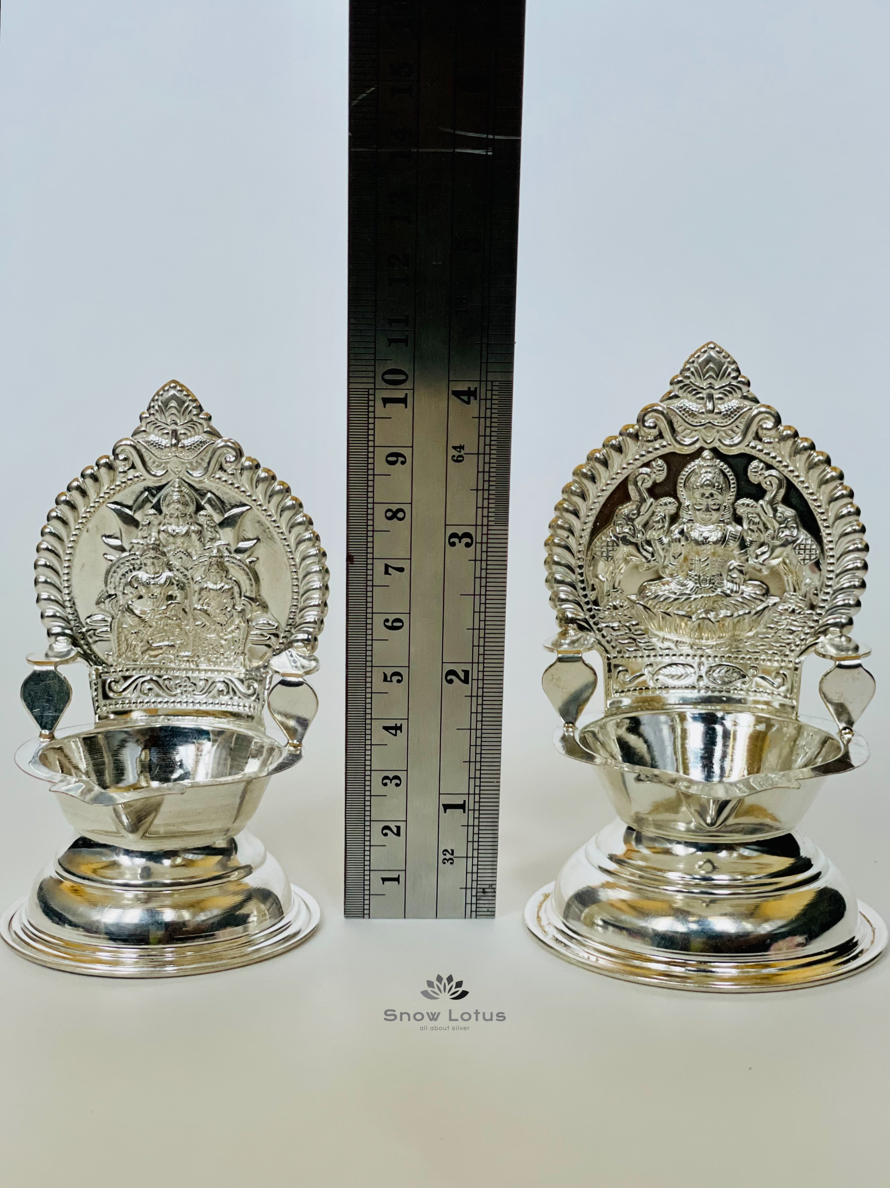Gajalakshmi Kamakshi Diya (Single)