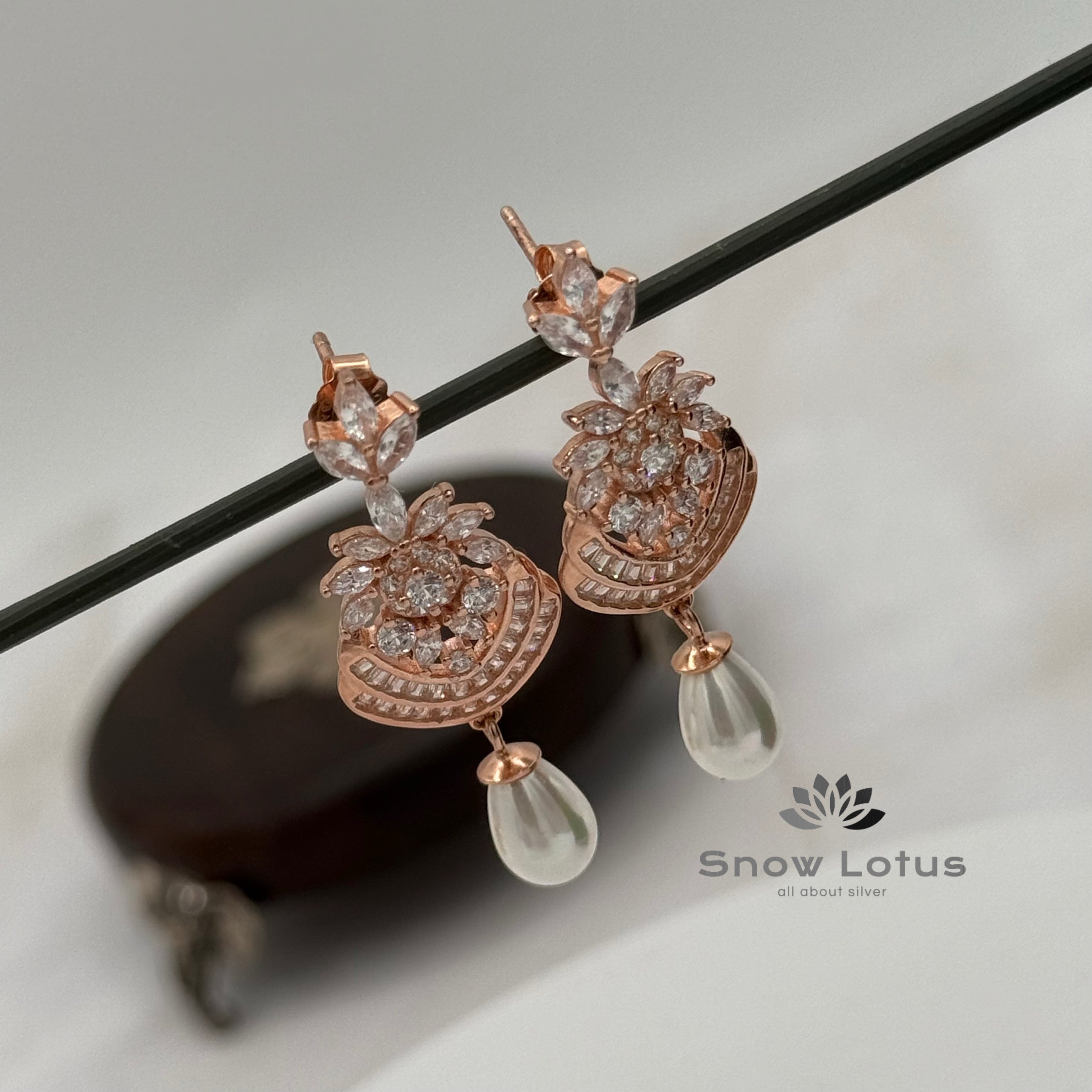 Cliquish Pearl Drop Earrings