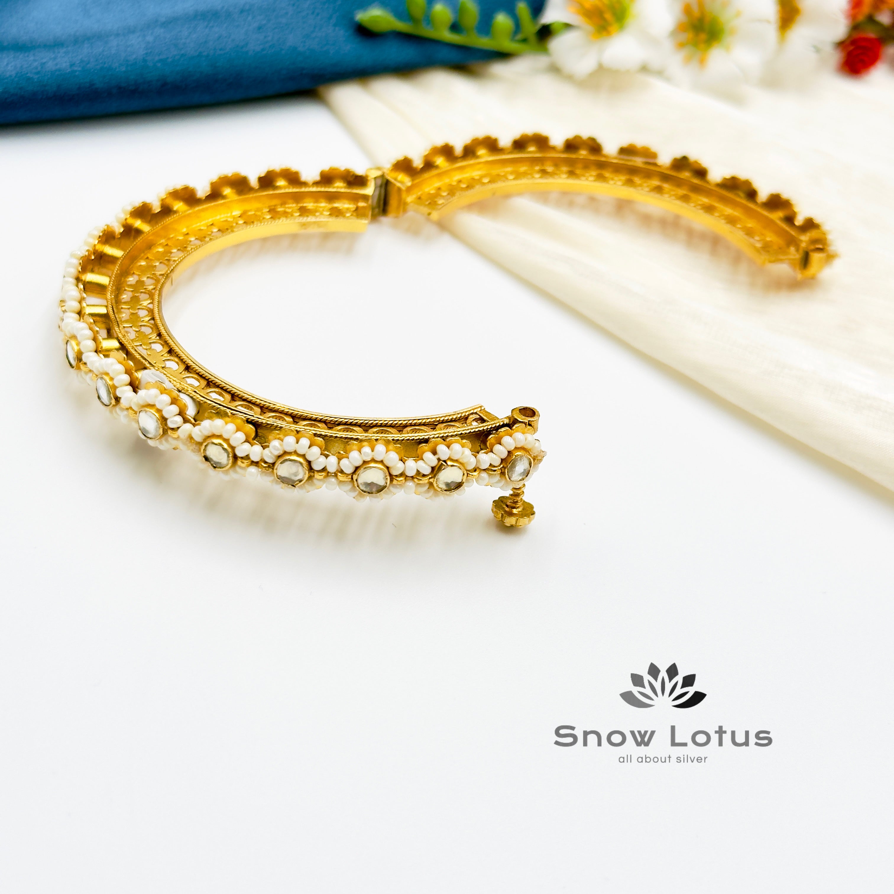 Pearled Openable Screw Kada Single