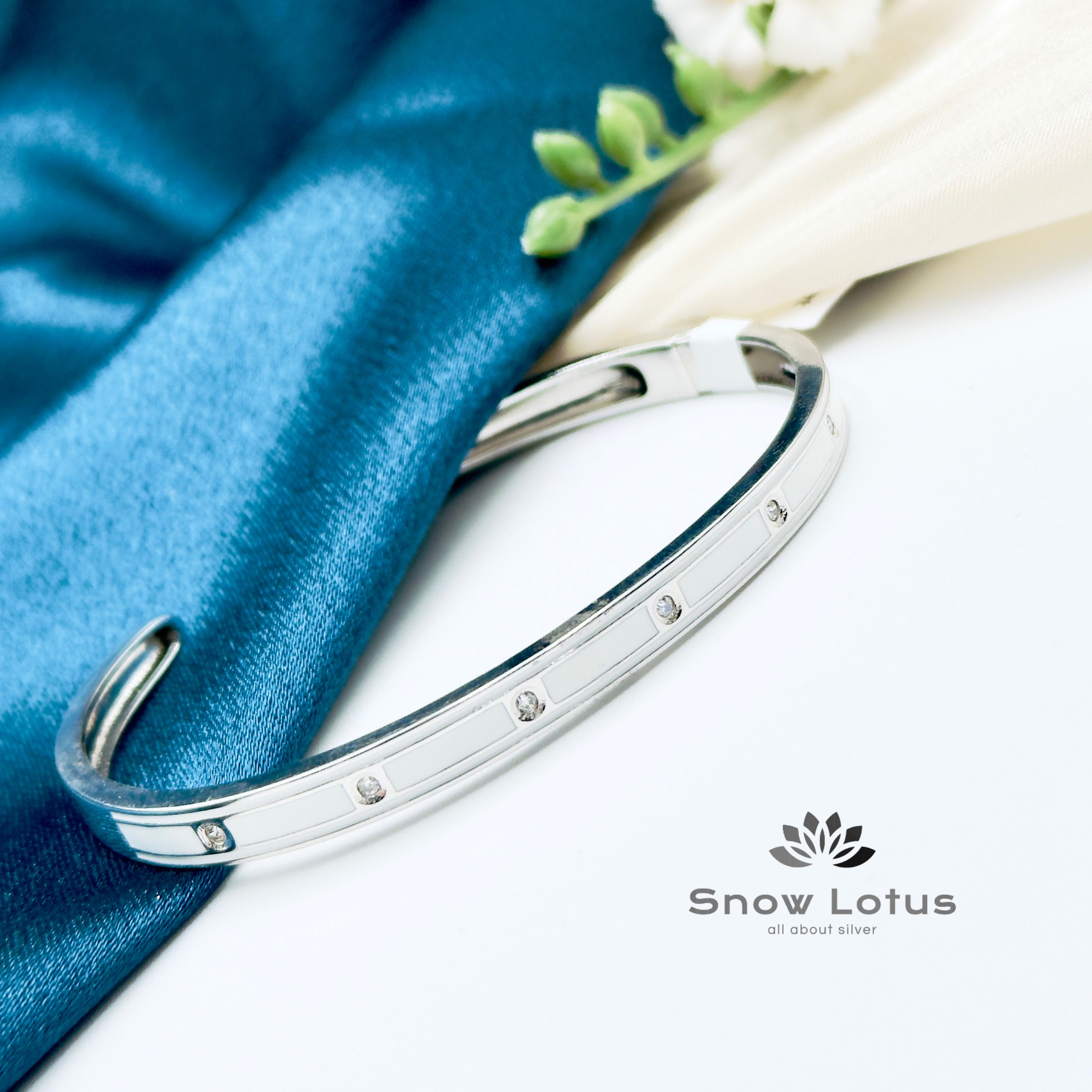 White Band Rohodim Kada Bracelet