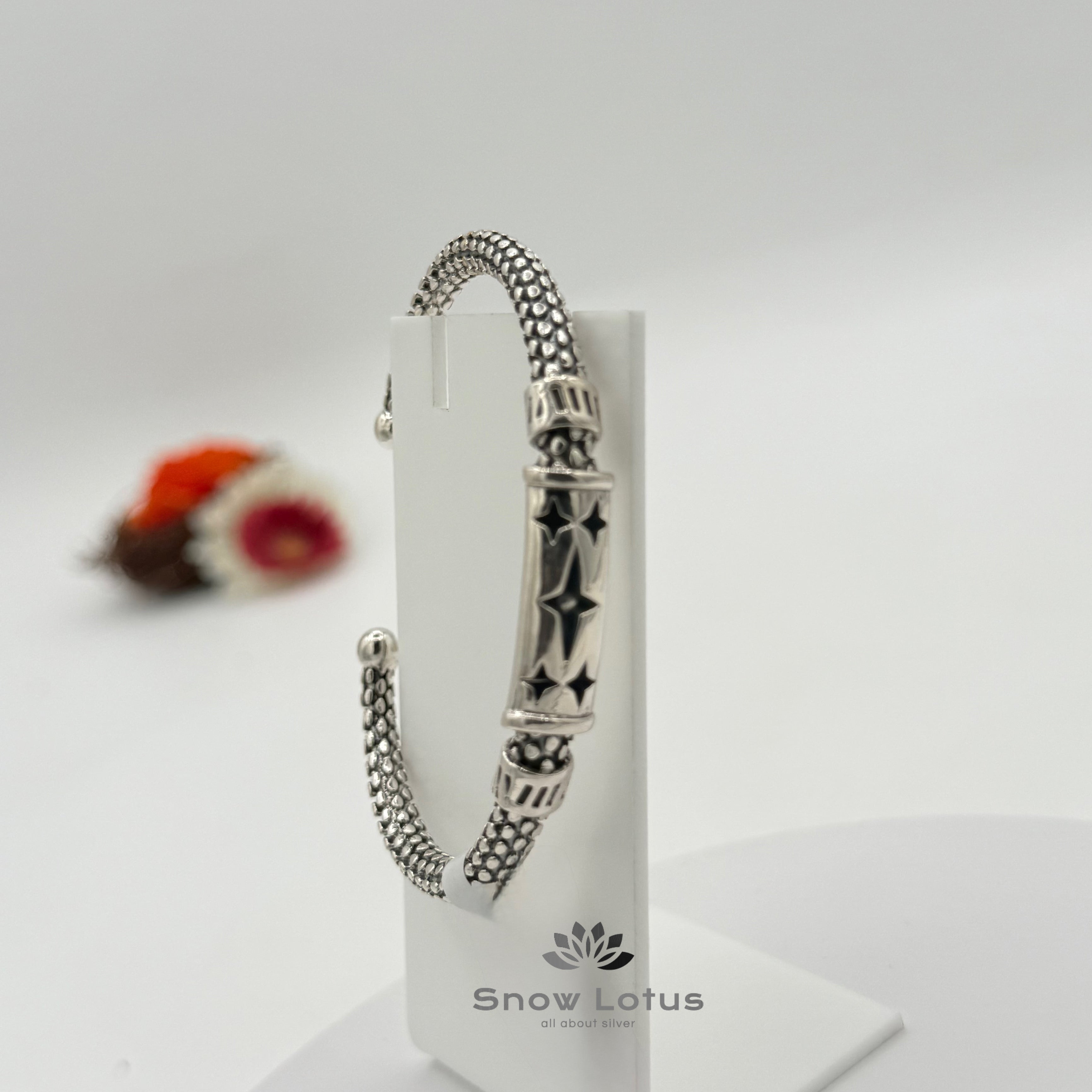 Dotted Star Kada