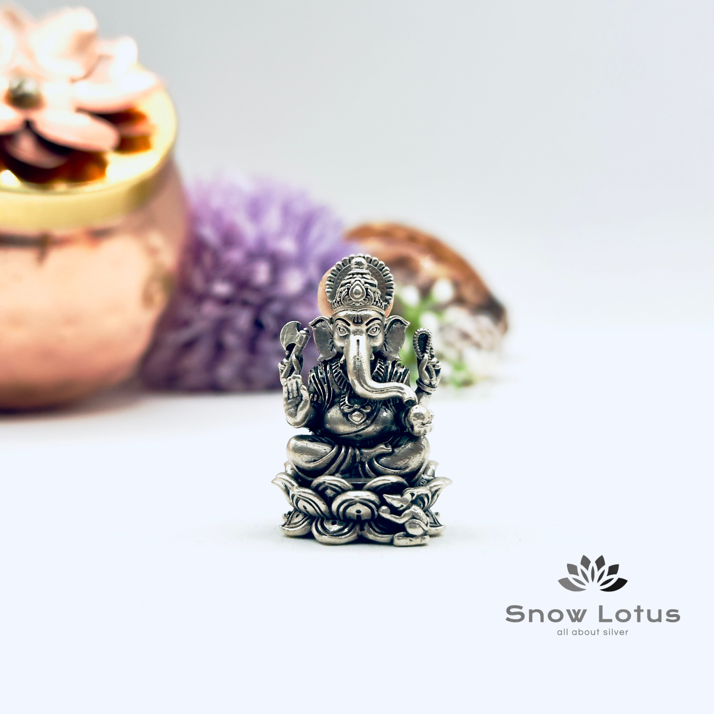Antique Ganesh with lotus 3D