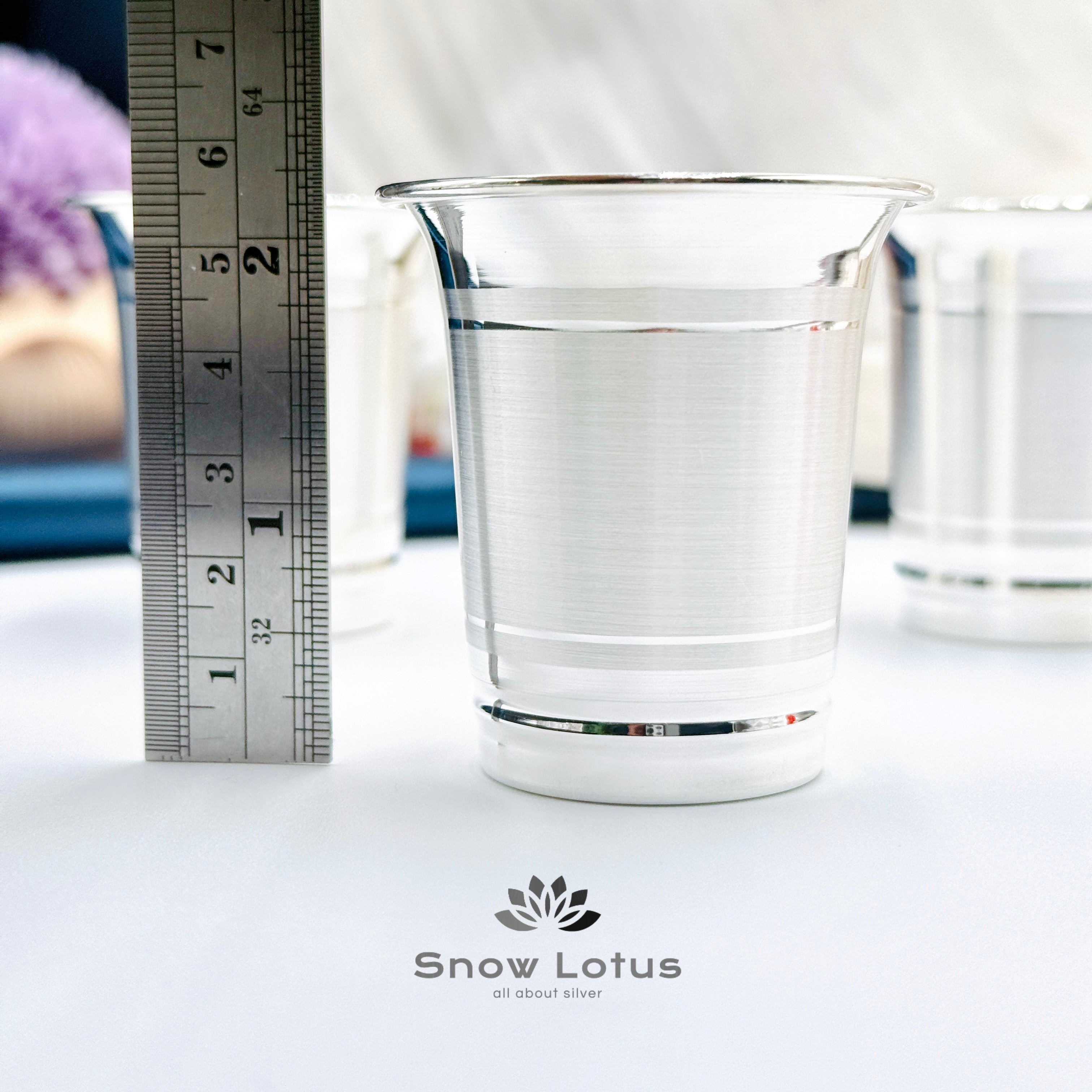 Plain glasses Self Lines